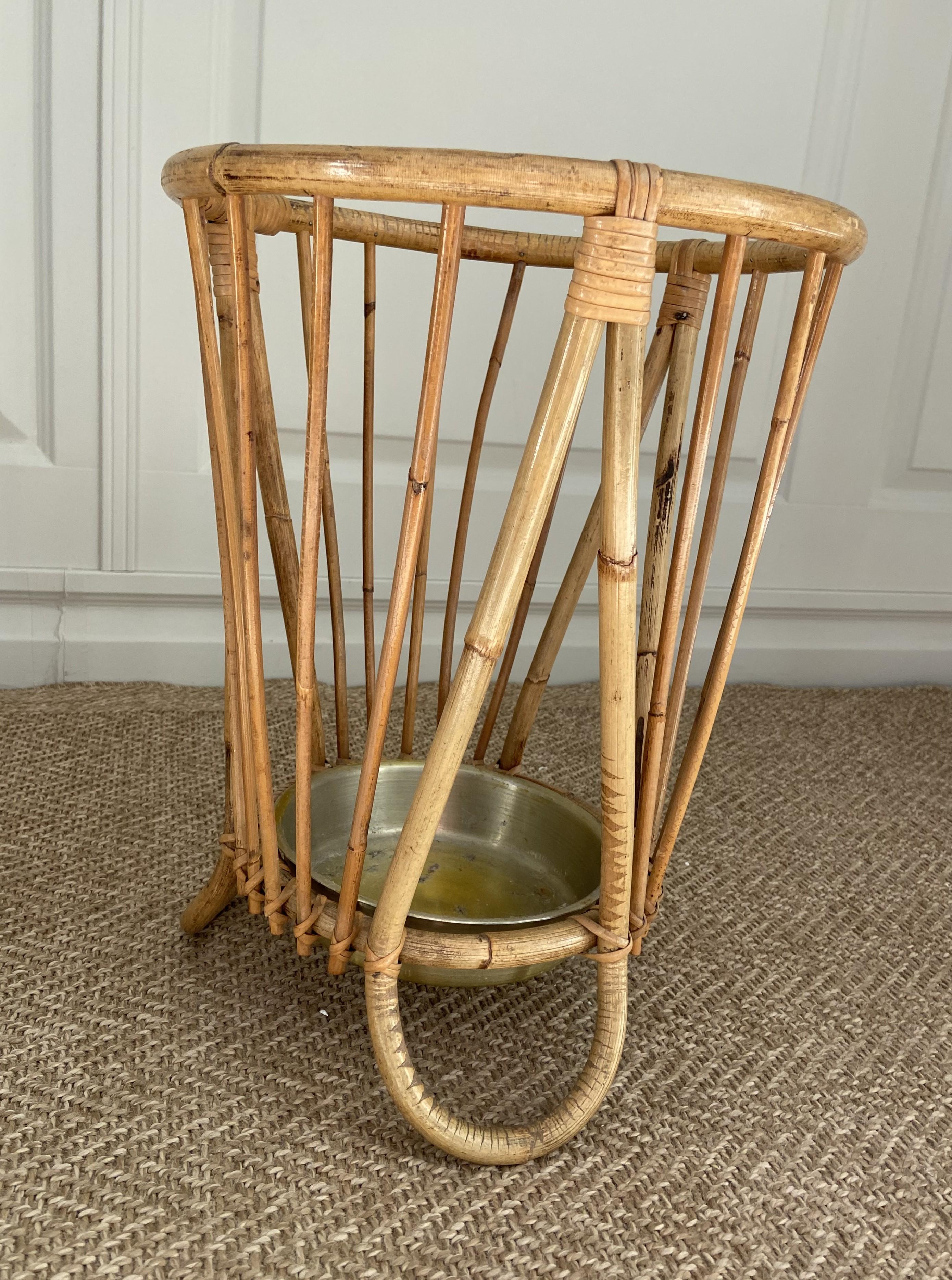 Portaombrelli in bambù e rattan con vassoio per sgocciolare in metallo nello stile di Franco Alb in vendita 2