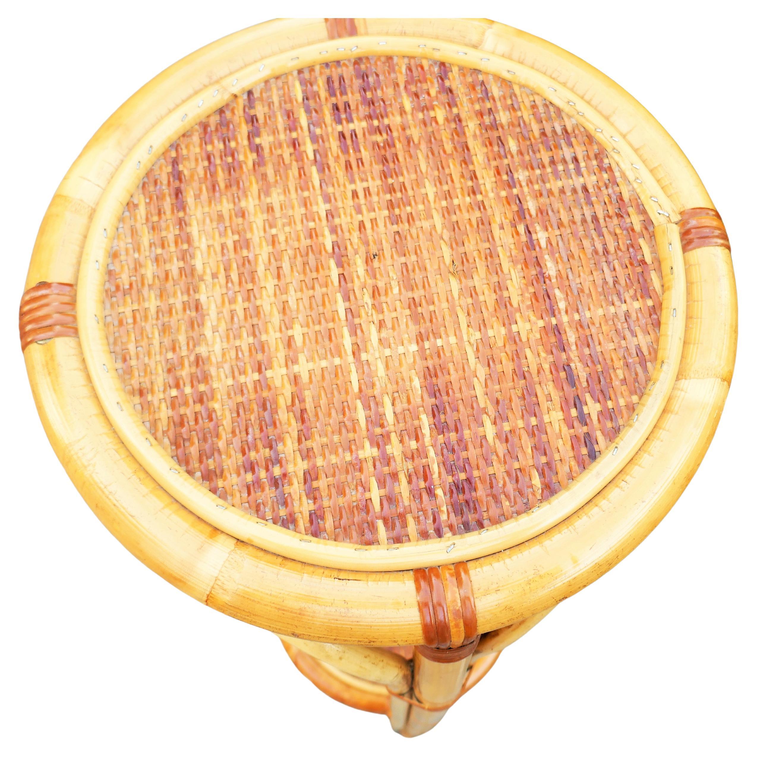 Bamboo and rattan vase stand in vendita 1