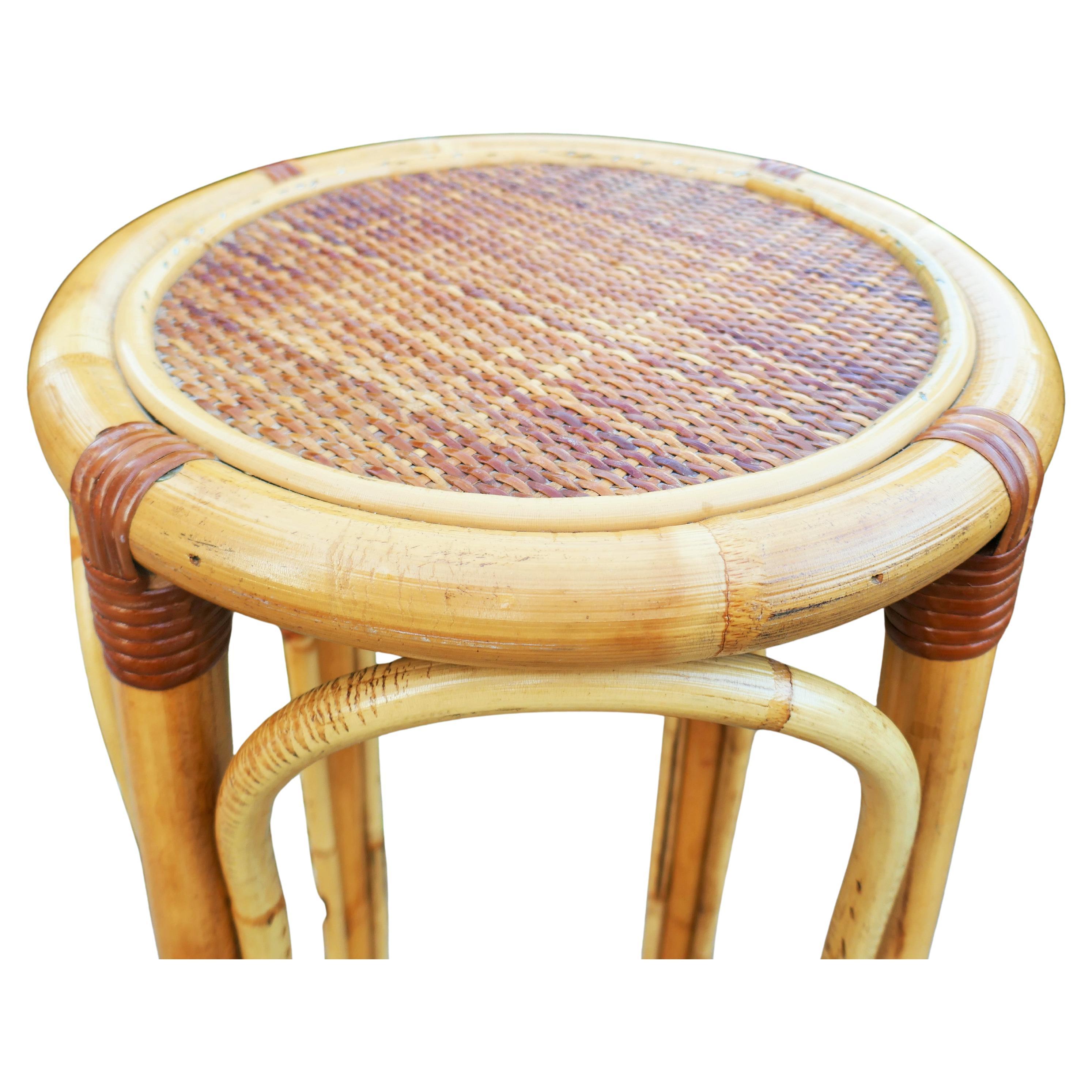Bamboo and rattan vase stand in vendita 2