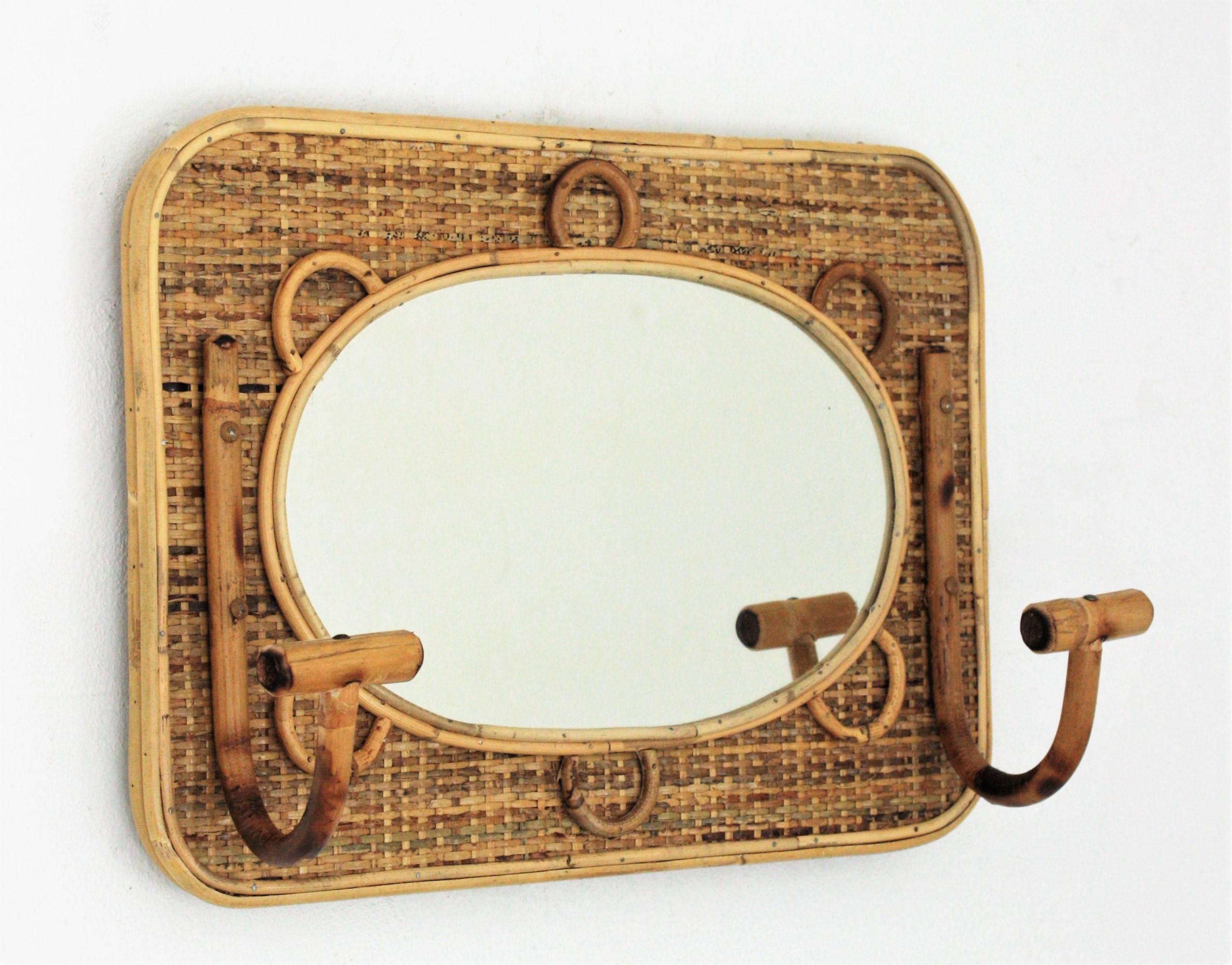 Bamboo and Rattan Wall Coat Hanger Rack with Mirror, Spain, 1960s In Good Condition For Sale In Barcelona, ES