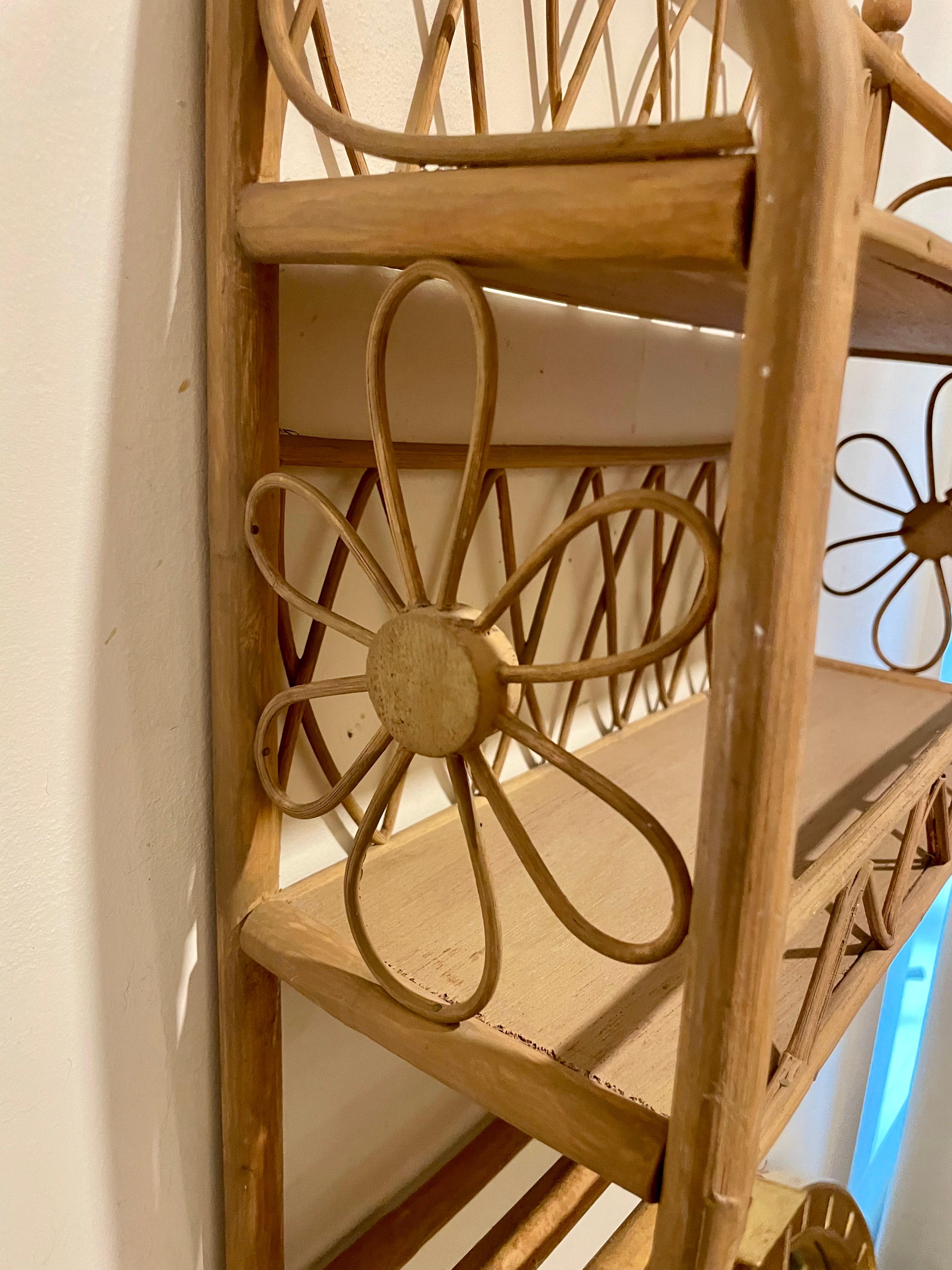 Estantería de pared de bambú y ratán en venta 4