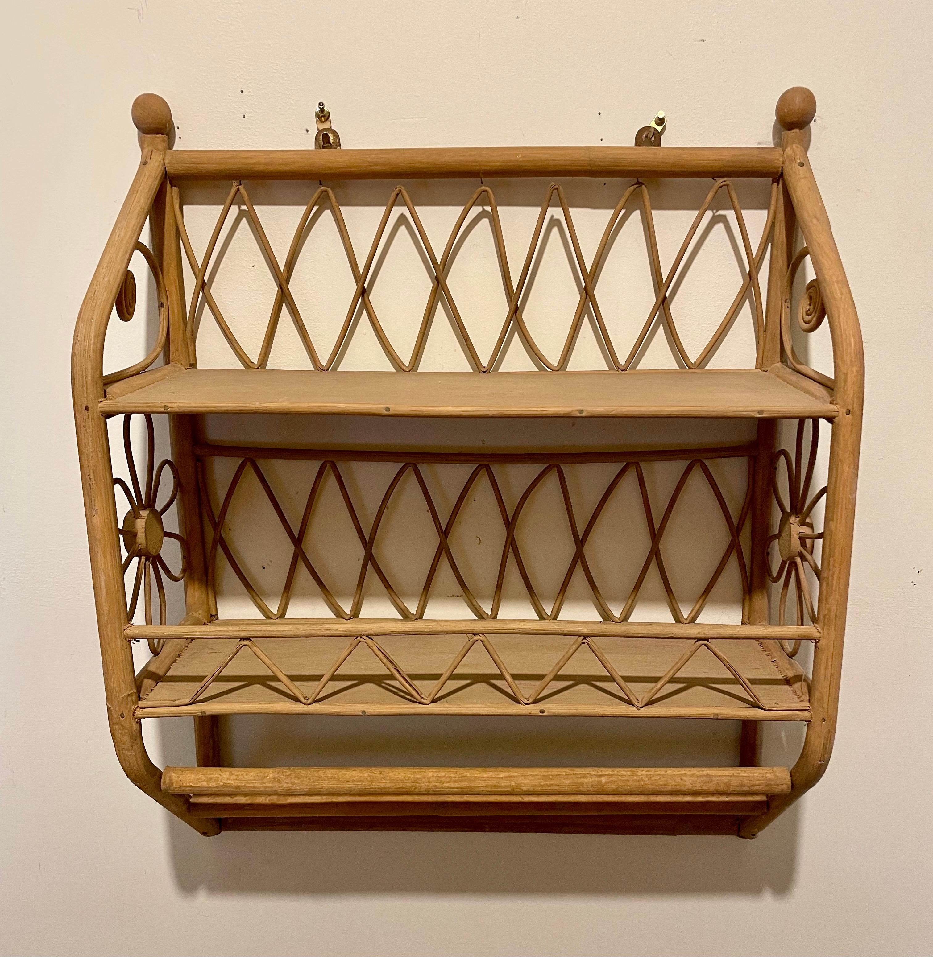 Estantería de pared de bambú y ratán en venta 5