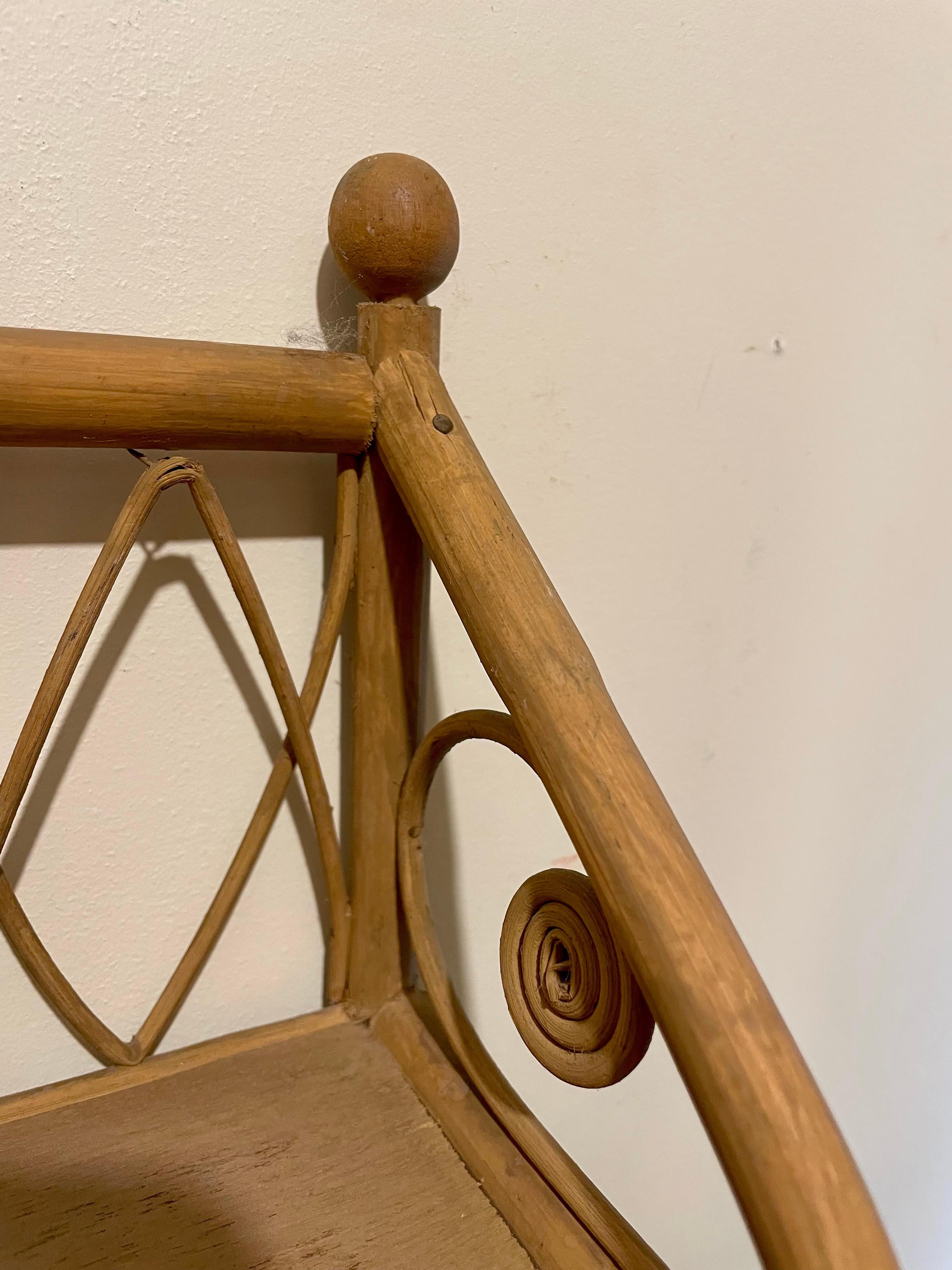 Estantería de pared de bambú y ratán en venta 3