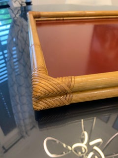Vassoio da portata in bambù e lucite rossa, firmato, Italia, anni '70