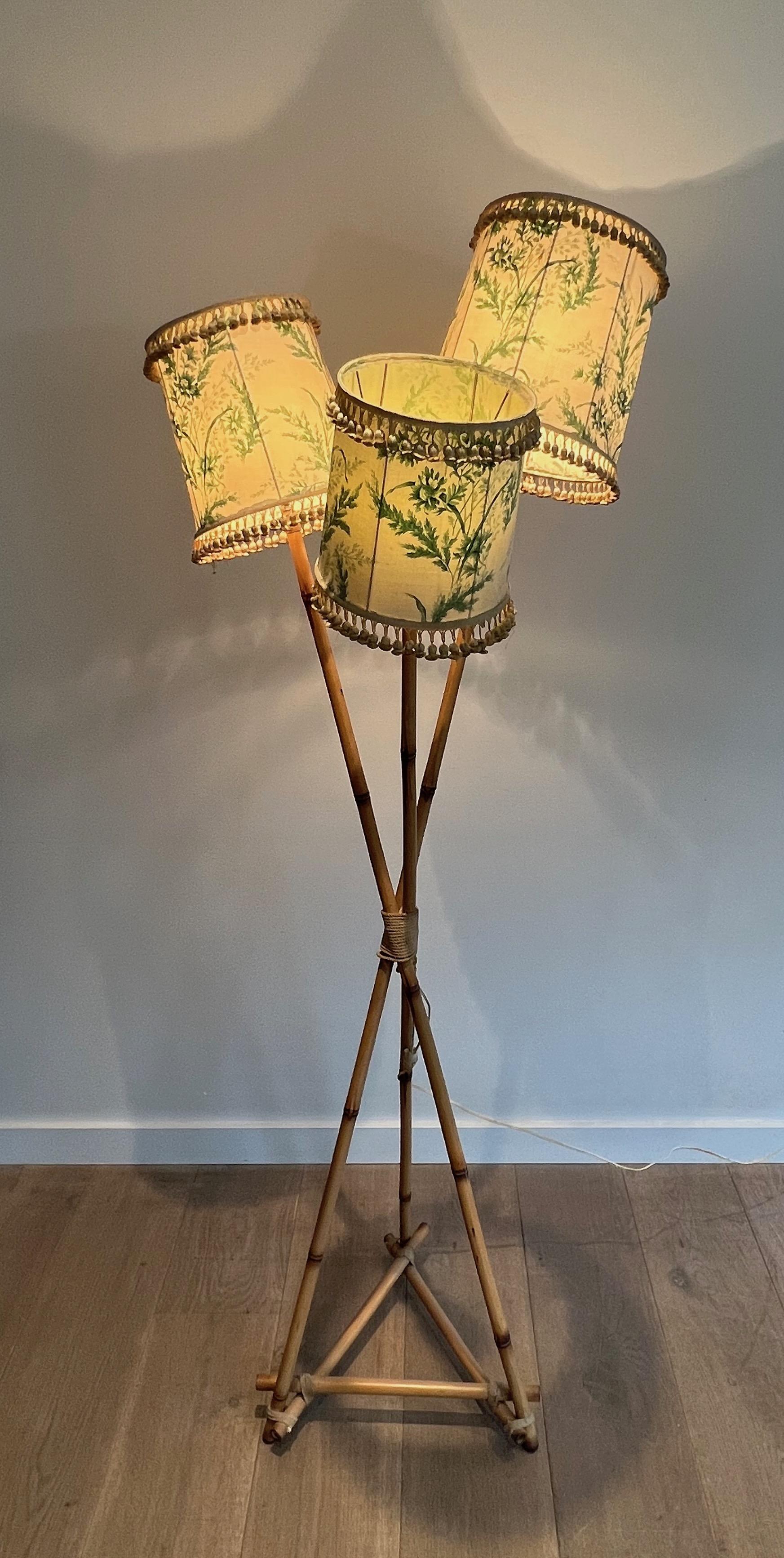 Lampada da terra a 3 luci in bambù e corda. Opera francese nello stile di Audoux Minet. in vendita 5