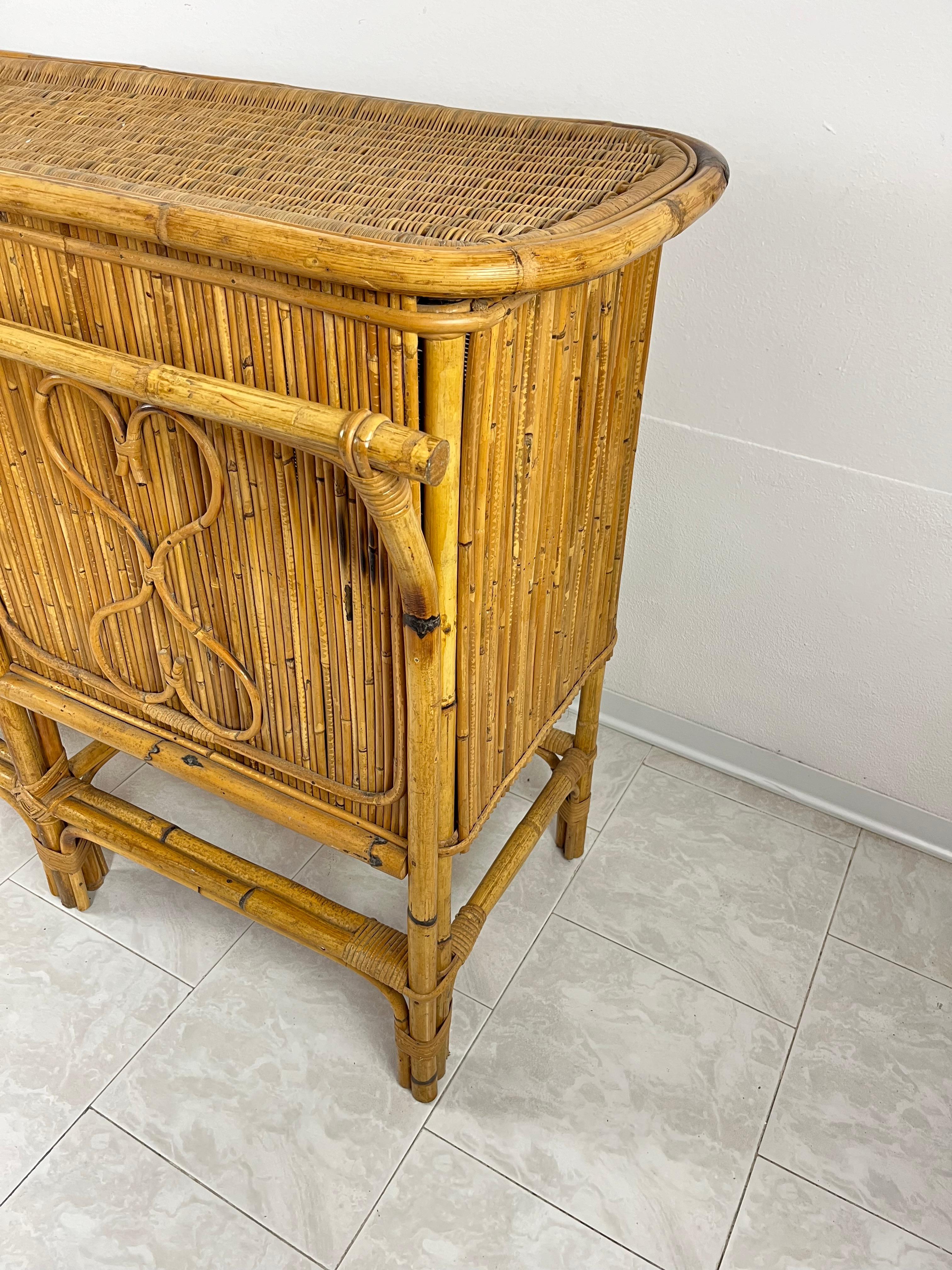 Bamboo and Wicker Bar Cabinet With Stools Attributed to Tito Agnoli, 1950s 3 Pcs For Sale 1