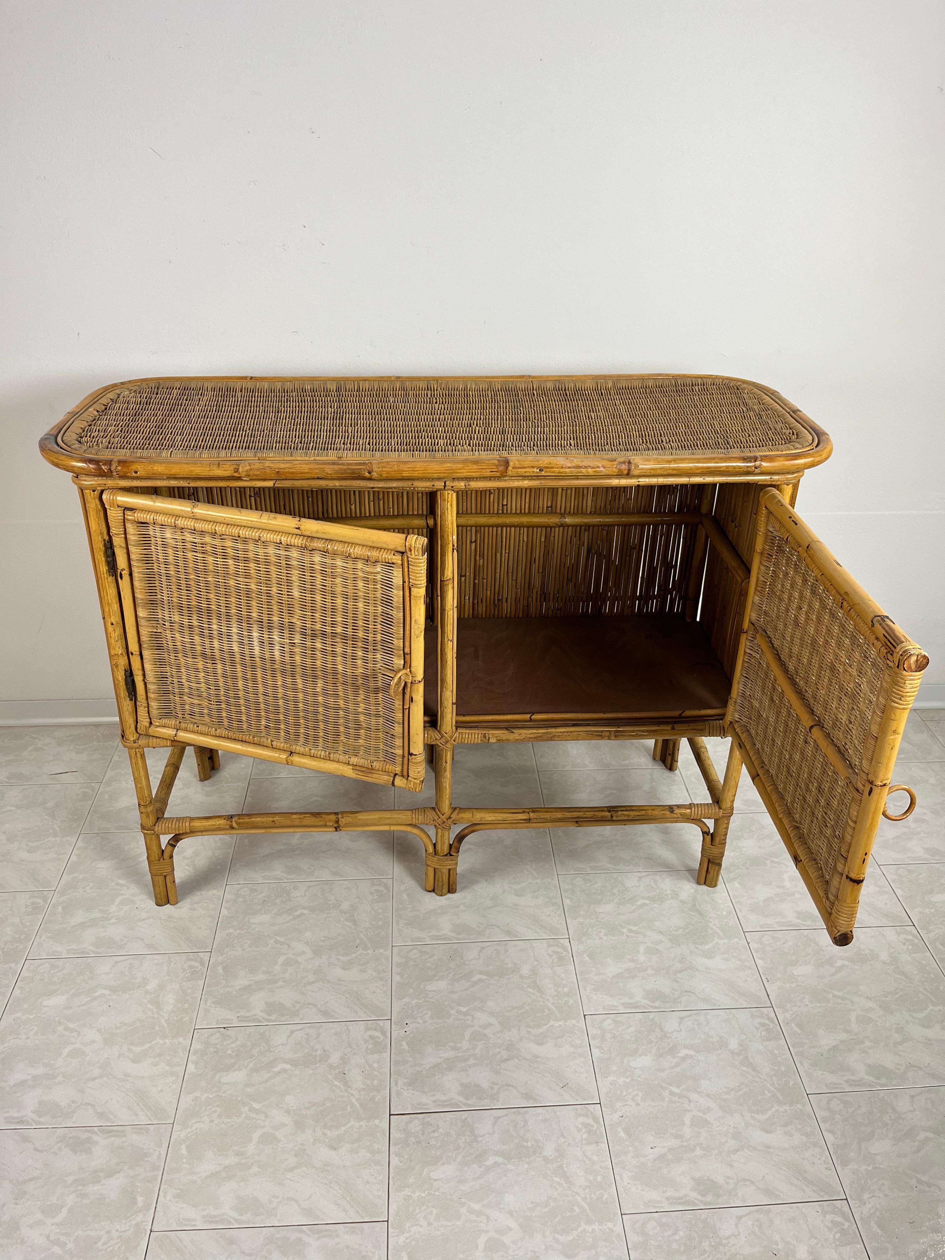 Bamboo and Wicker Bar Cabinet With Stools Attributed to Tito Agnoli, 1950s 3 Pcs For Sale 3