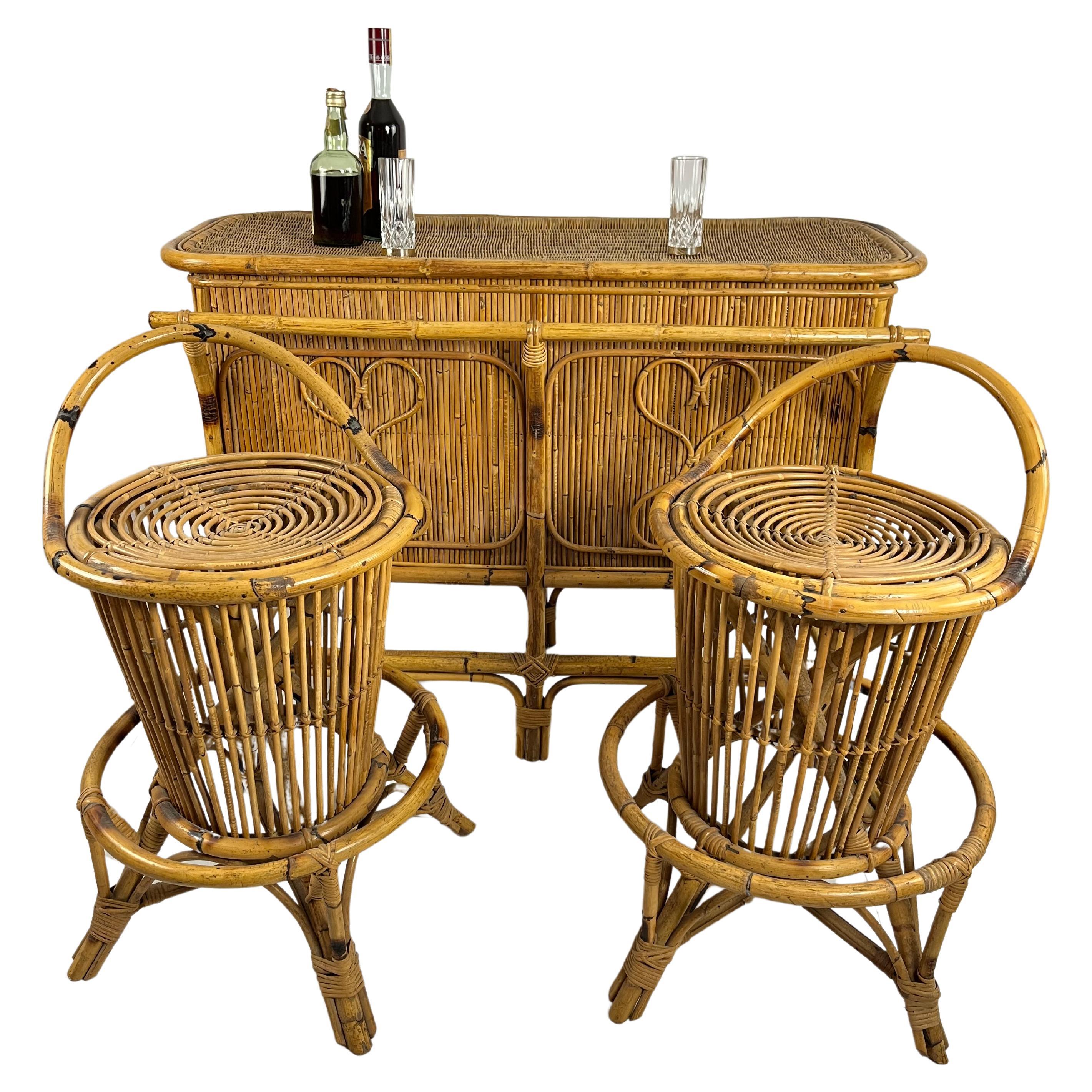 Bamboo and Wicker Bar Cabinet With Stools Attributed to Tito Agnoli, 1950s 3 Pcs For Sale