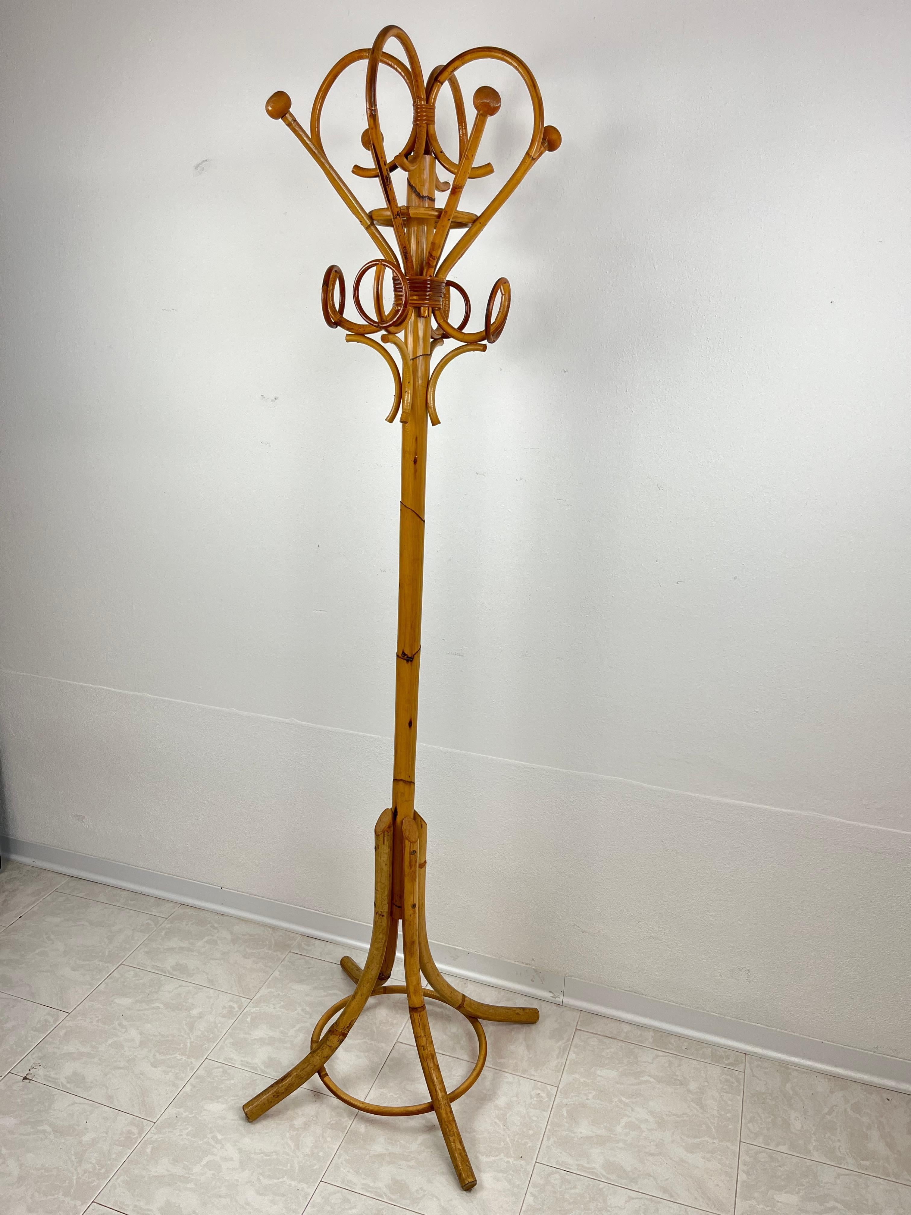 Bamboo and wicker coat rack, Italy, 1970s
Purchased by my grandparents for the holiday home, it is in excellent condition. Small signs of the time.