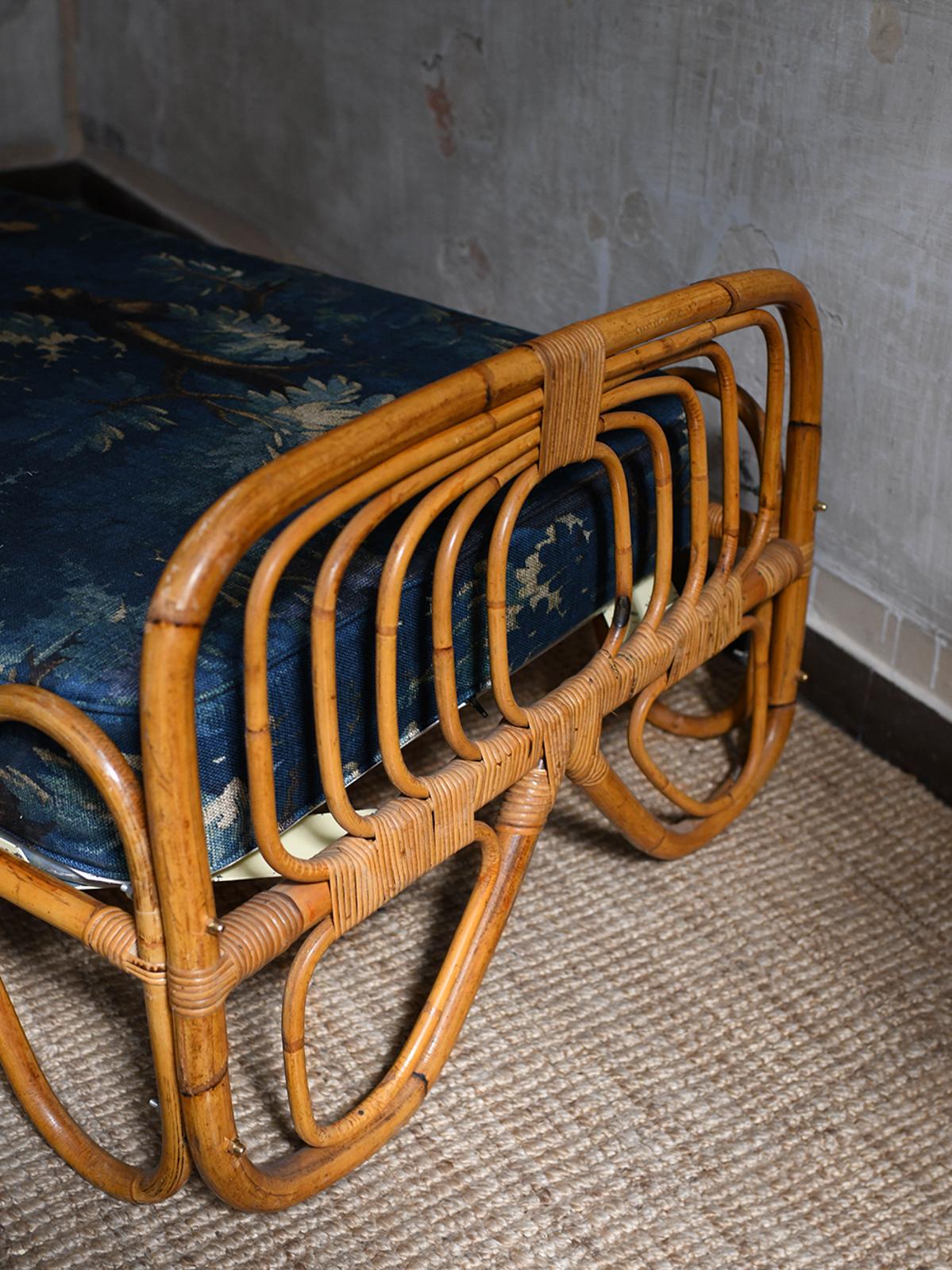 Cama de día de bambú y mimbre, años 60 en venta 1