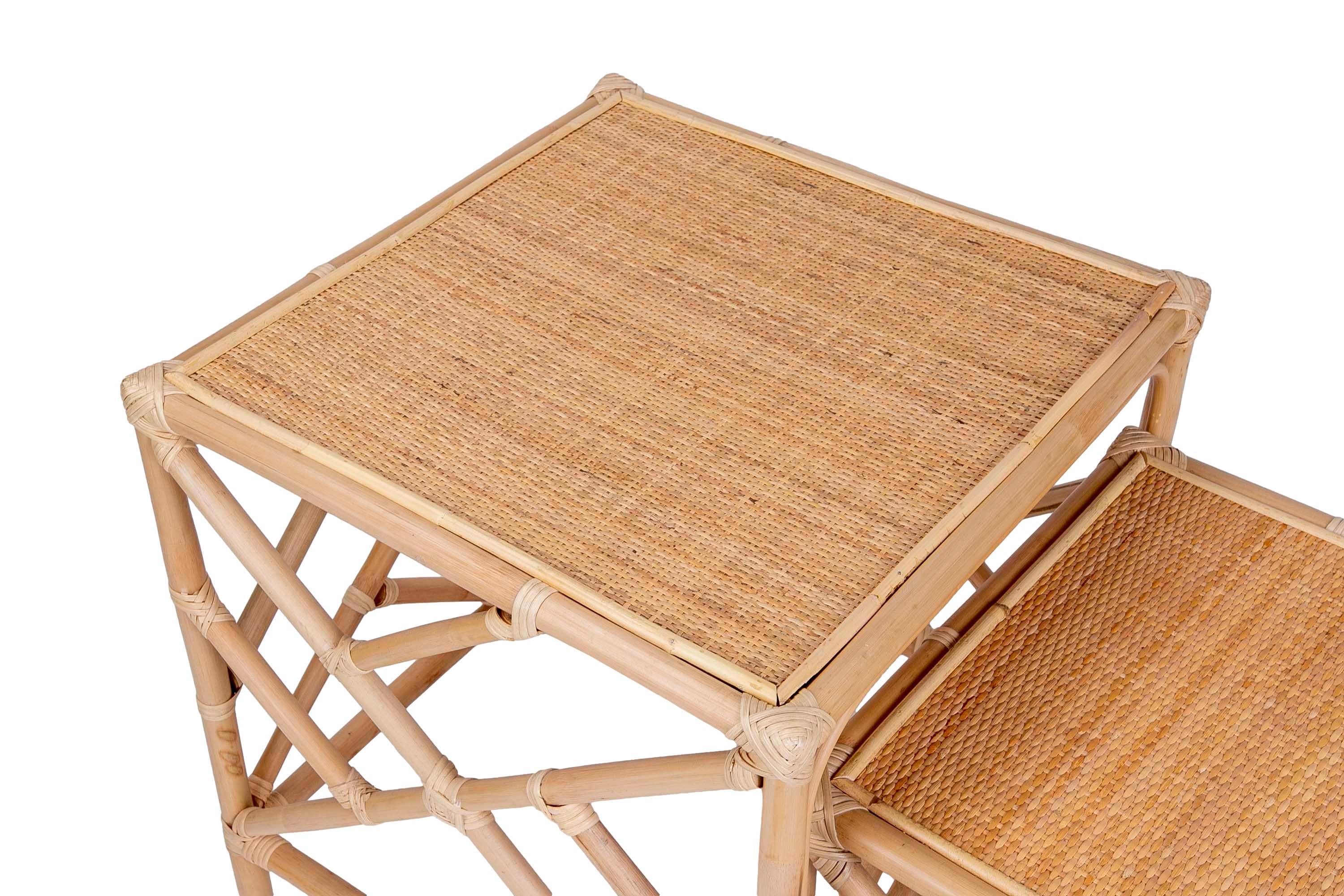 Bamboo and wicker Nesting Table Consisting of Three Tables in Different Sizes In Good Condition For Sale In Marbella, ES