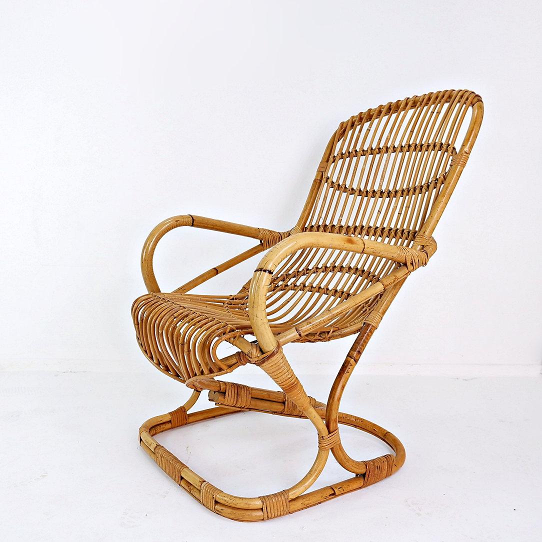 Sessel aus Bambus, Tito Agnoli zugeschrieben, 1960
Rattan - Organische Dekoration - Vintage By
Maße: 60cmx70cm H:97cm SH:43cm 
MATERIAL: Bambus 
Alters- und gebrauchsbedingte Abnutzungserscheinungen.