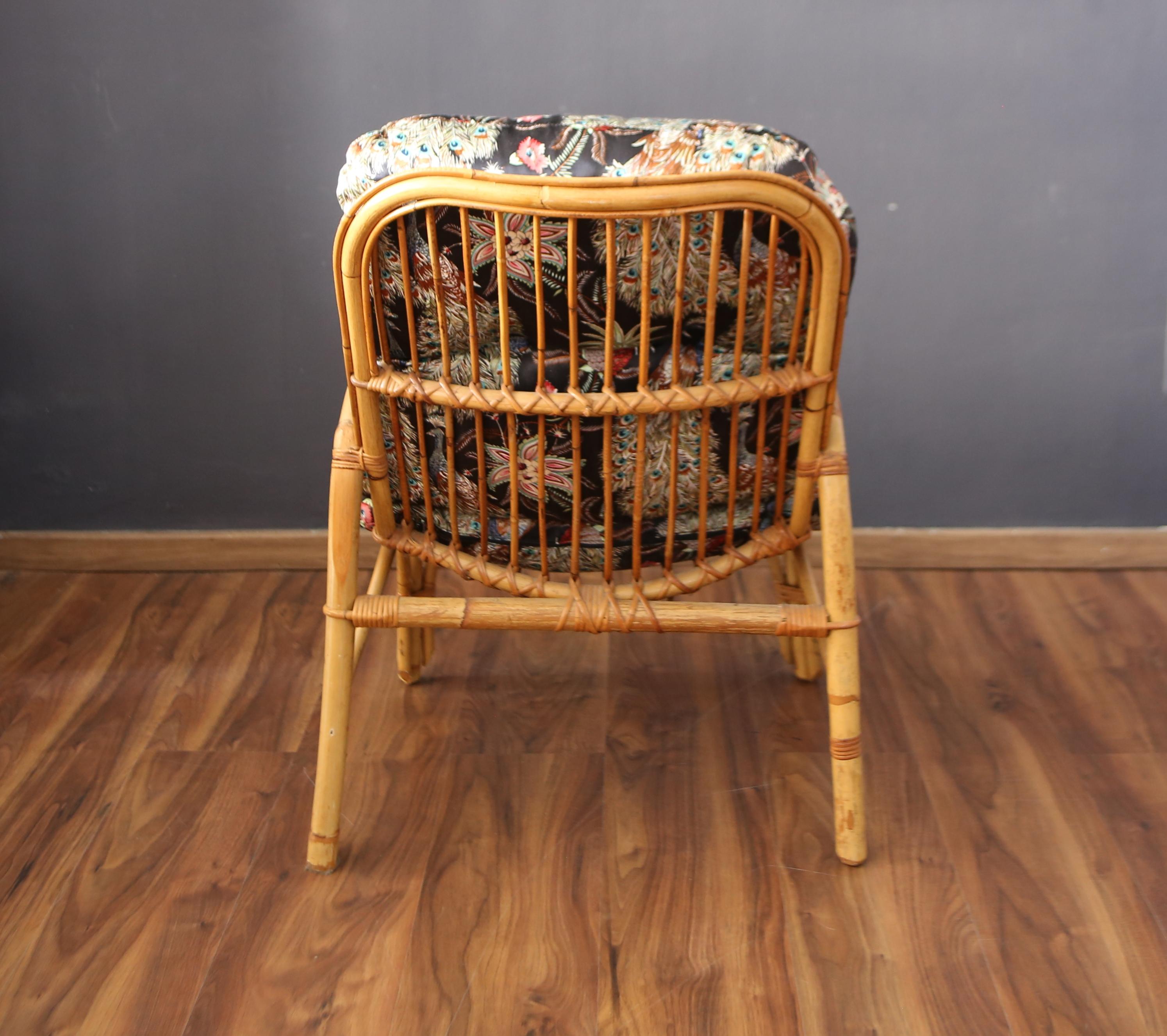 Italian Bamboo armchair with silk cushions from the 1970s made in Italy For Sale