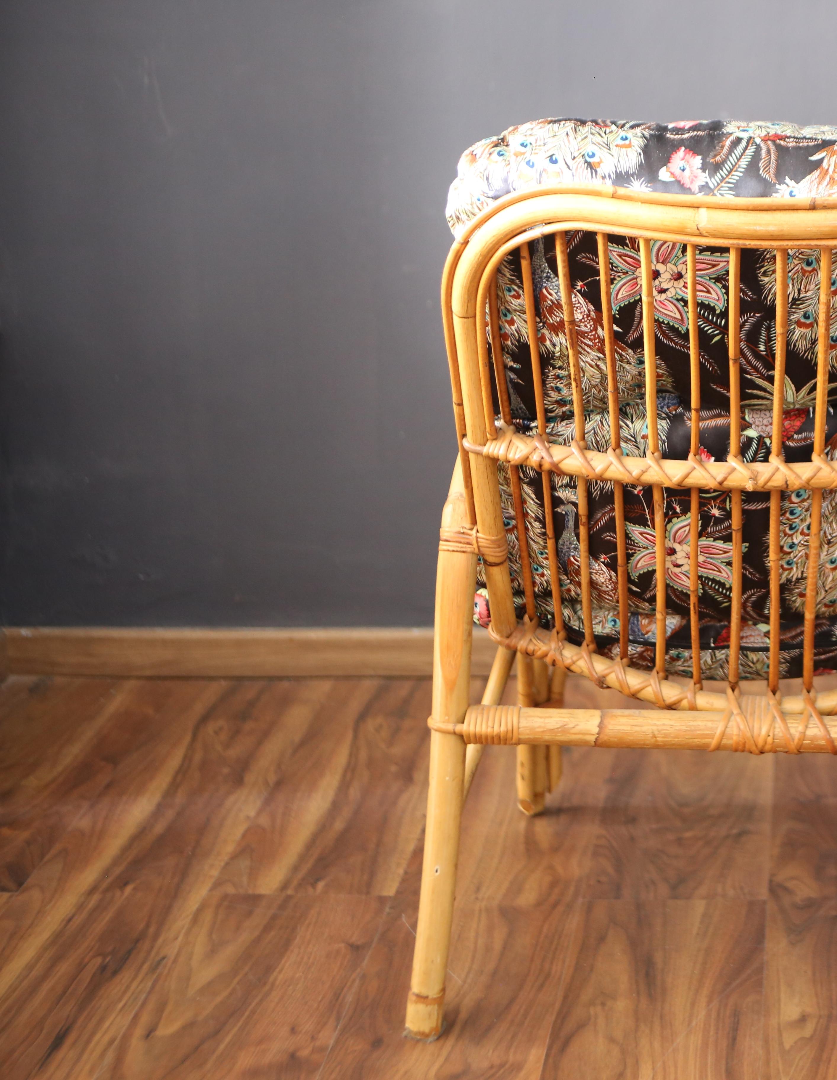 Bamboo armchair with silk cushions from the 1970s made in Italy For Sale 3