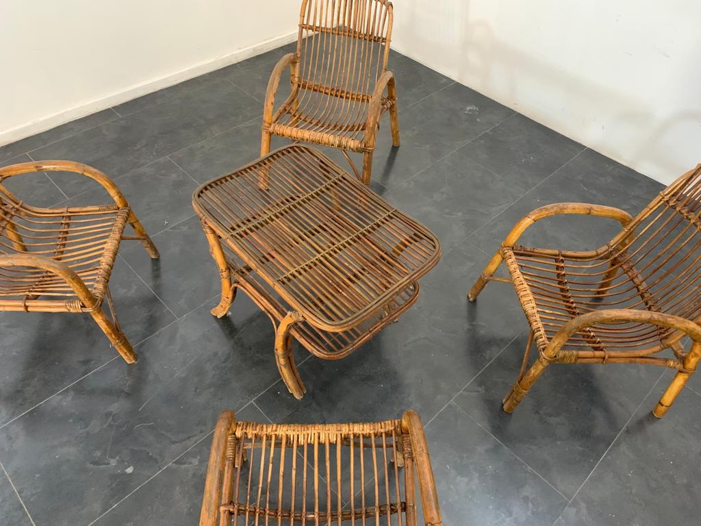 Fauteuils et table basses en bambou, années 1960, lot de 5 en vente 5