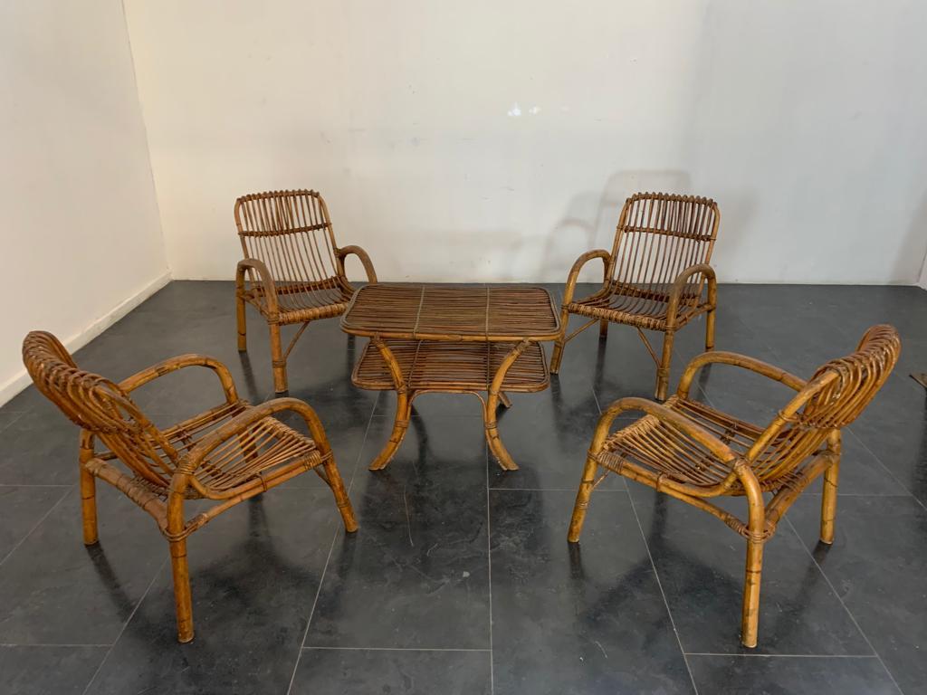 Milieu du XXe siècle Fauteuils et table basses en bambou, années 1960, lot de 5 en vente