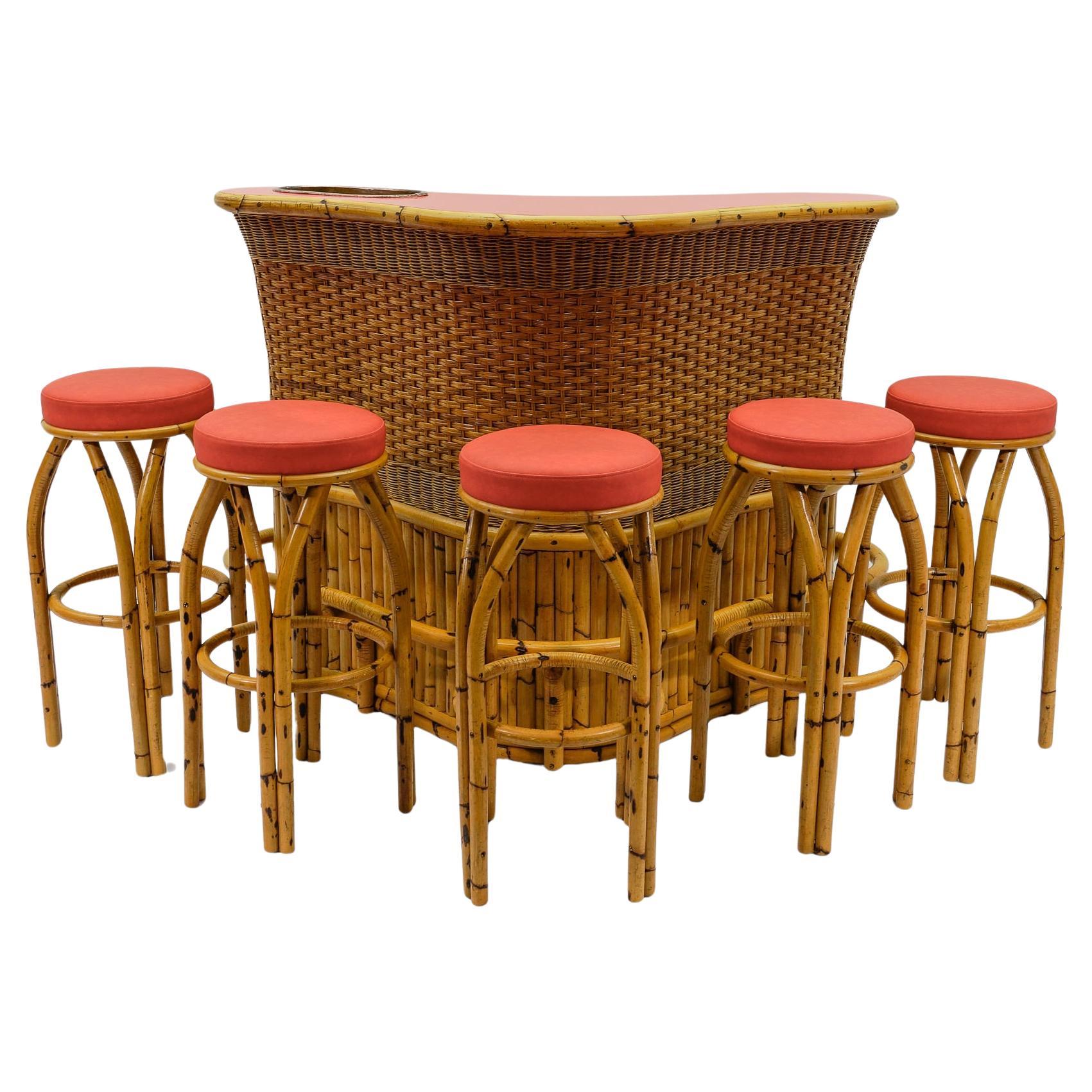 Barra de bambú y 5 taburetes de bar, Italia, años 50 en venta