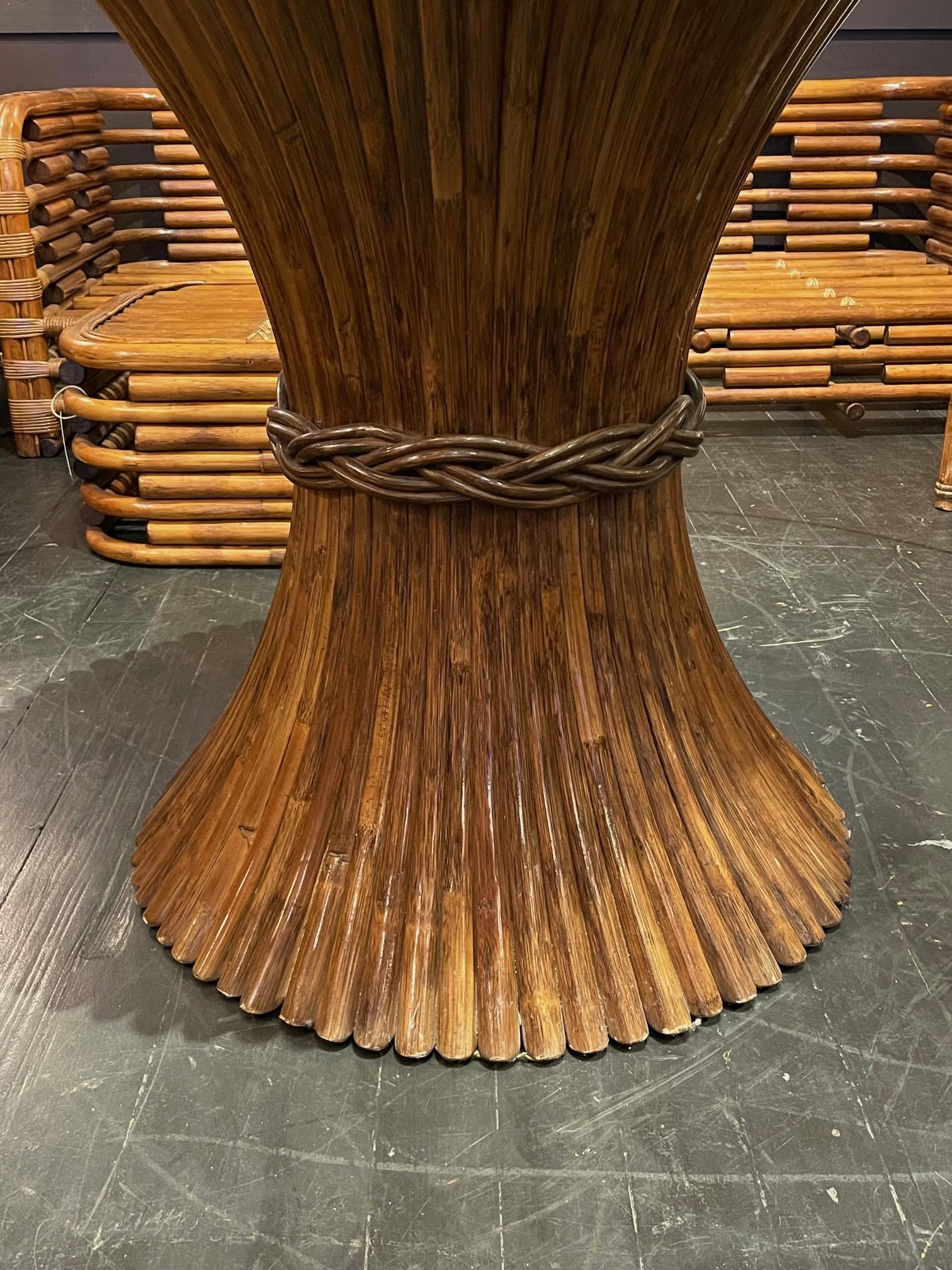 Mesa de comedor con base de bambú y tapa de cristal, Italia, años 60 en Bueno estado para la venta en New York, NY