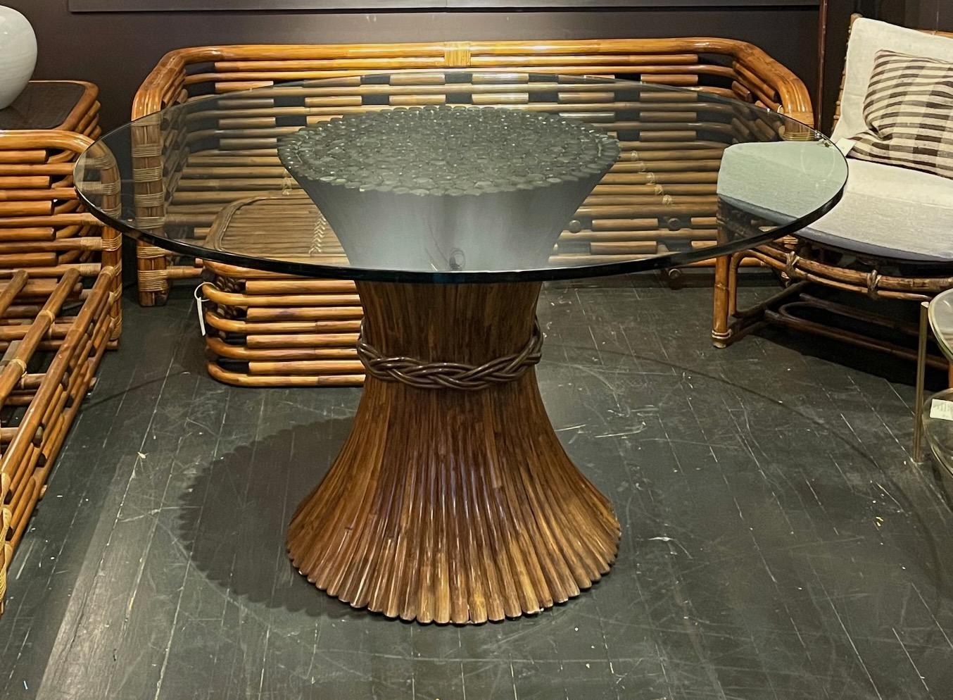Mesa de comedor con base de bambú y tapa de cristal, Italia, años 60 en venta 1
