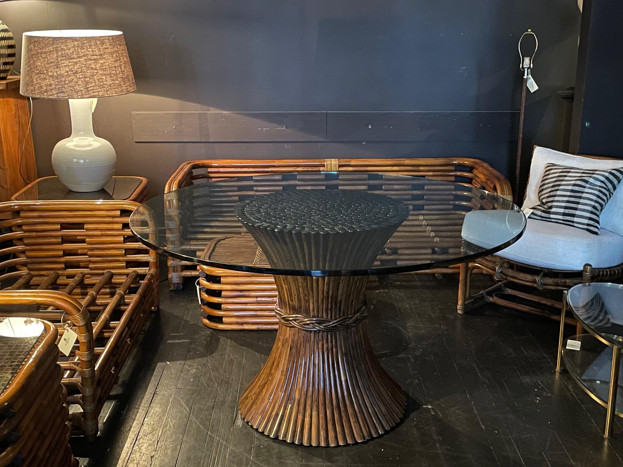 Mesa de comedor con base de bambú y tapa de cristal, Italia, años 60 en venta 2