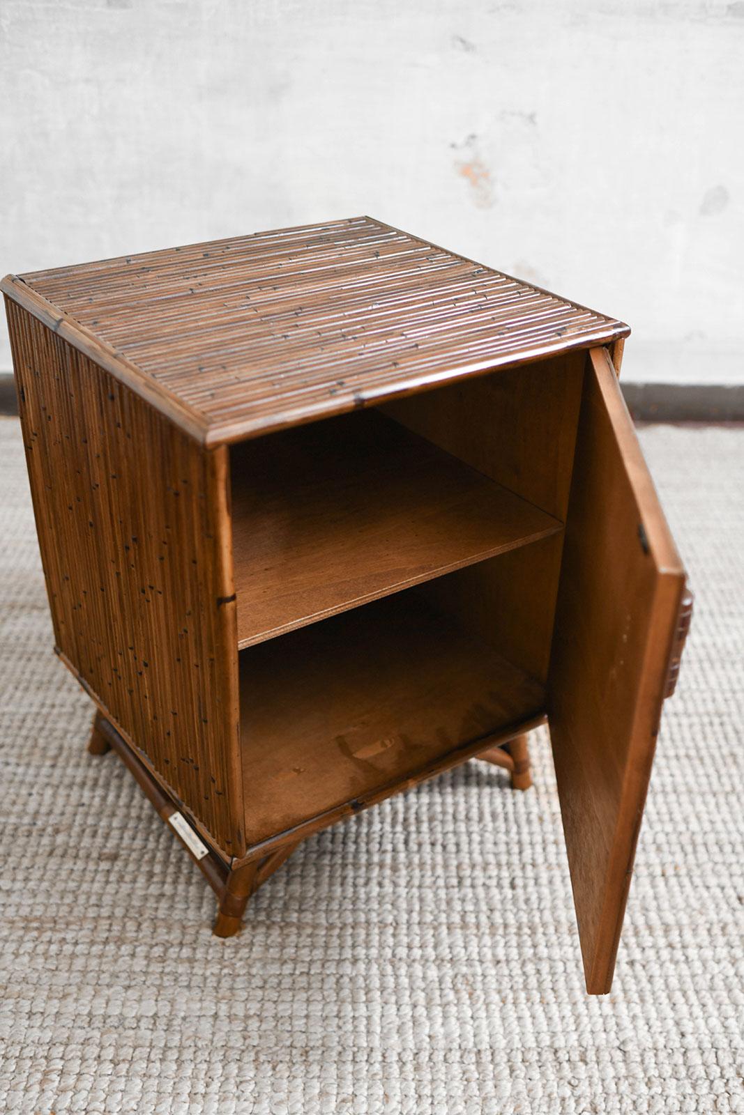 Bamboo Bedside Table with Door and Leather Bindings In New Condition For Sale In Roma, RM