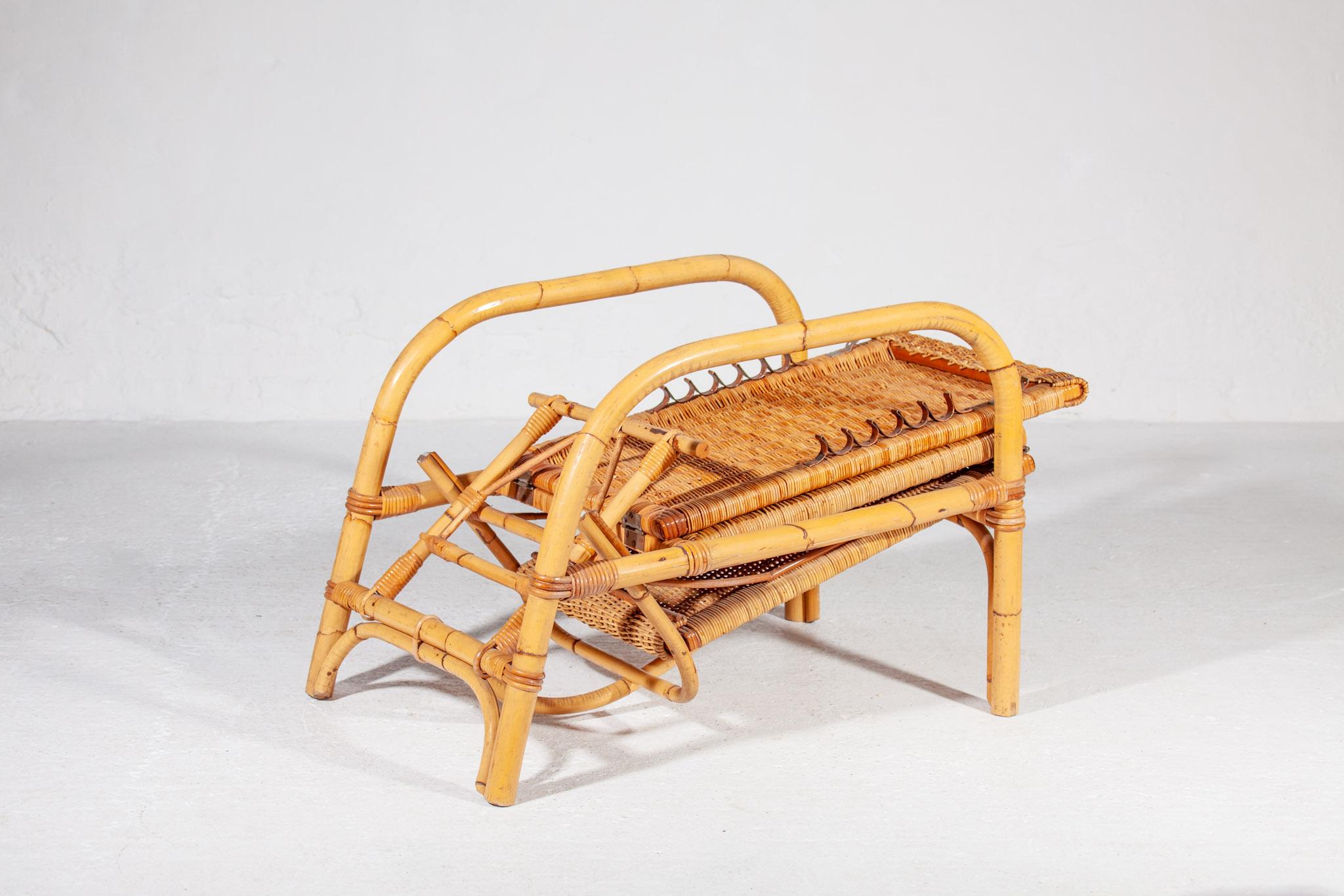 Bambou Fauteuil en bambou Boho et rotin pour votre patio, années 1960, Italie, avec tabouret à pieds en vente