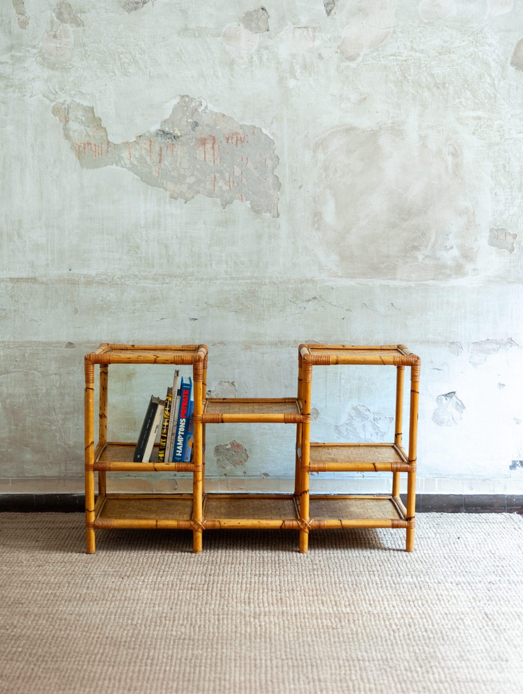 Bamboo Bookshelf – 1970s
Product details
Dimensions: 136 L x 81,5 H x 47 P cm