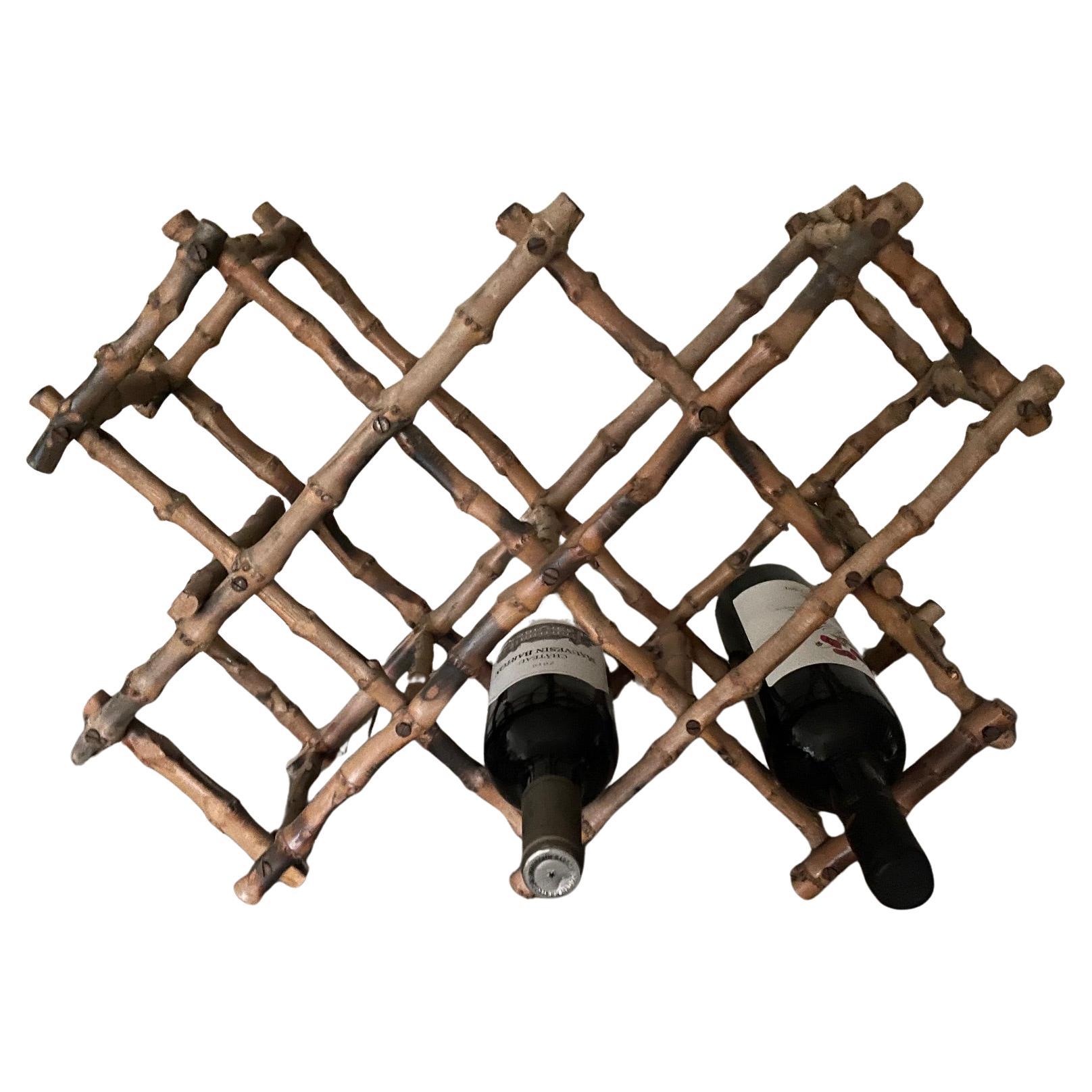 Porte-bouteille pliable en bambou d'époque Napoléon 3, il est extensible et pliable pour 8 bouteilles.