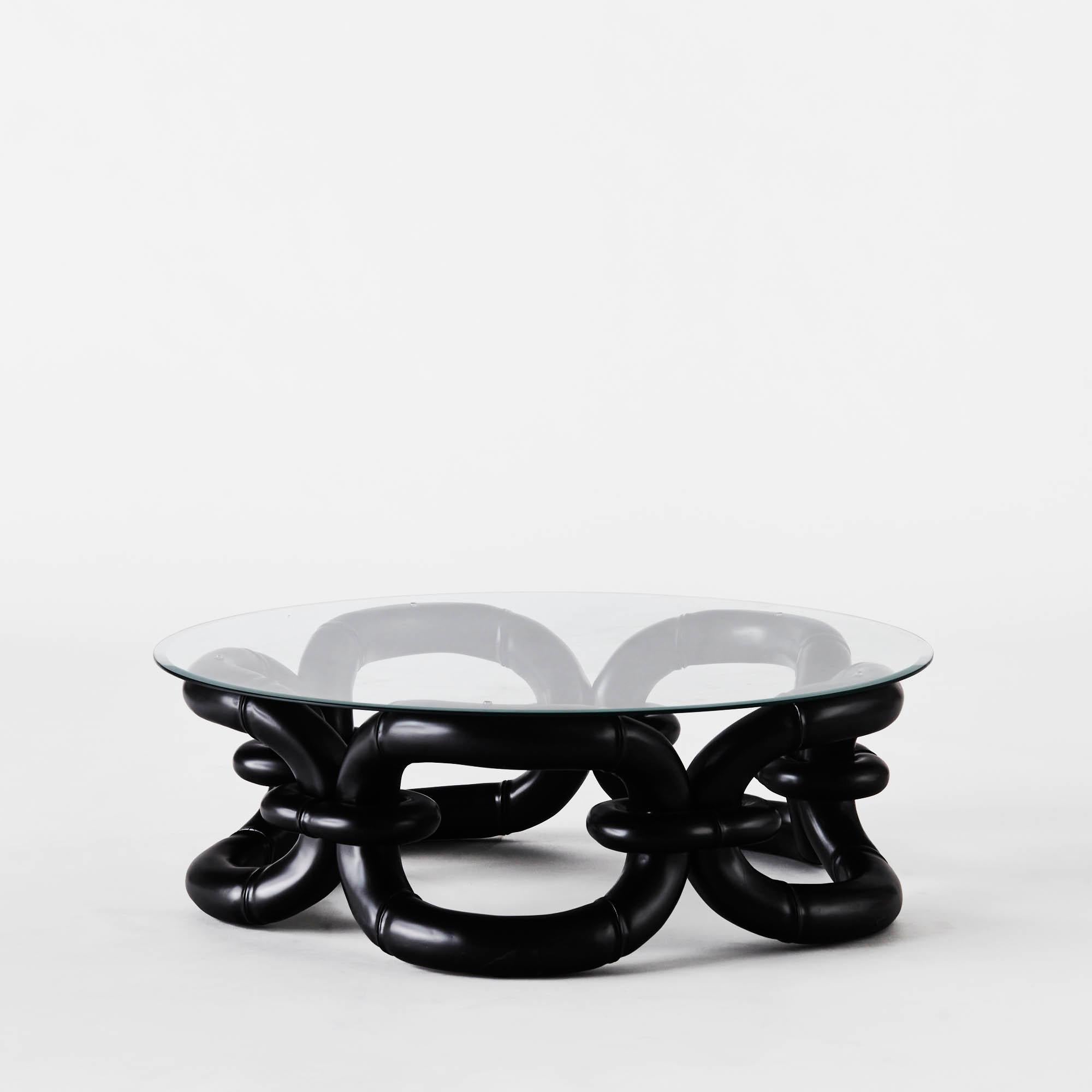 Mesa baja de bambú negro con tapa de cristal en Nuevo estado para la venta en Los Angeles, CA