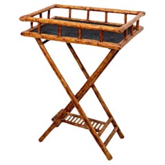 Bamboo Butler Tablett auf Stand