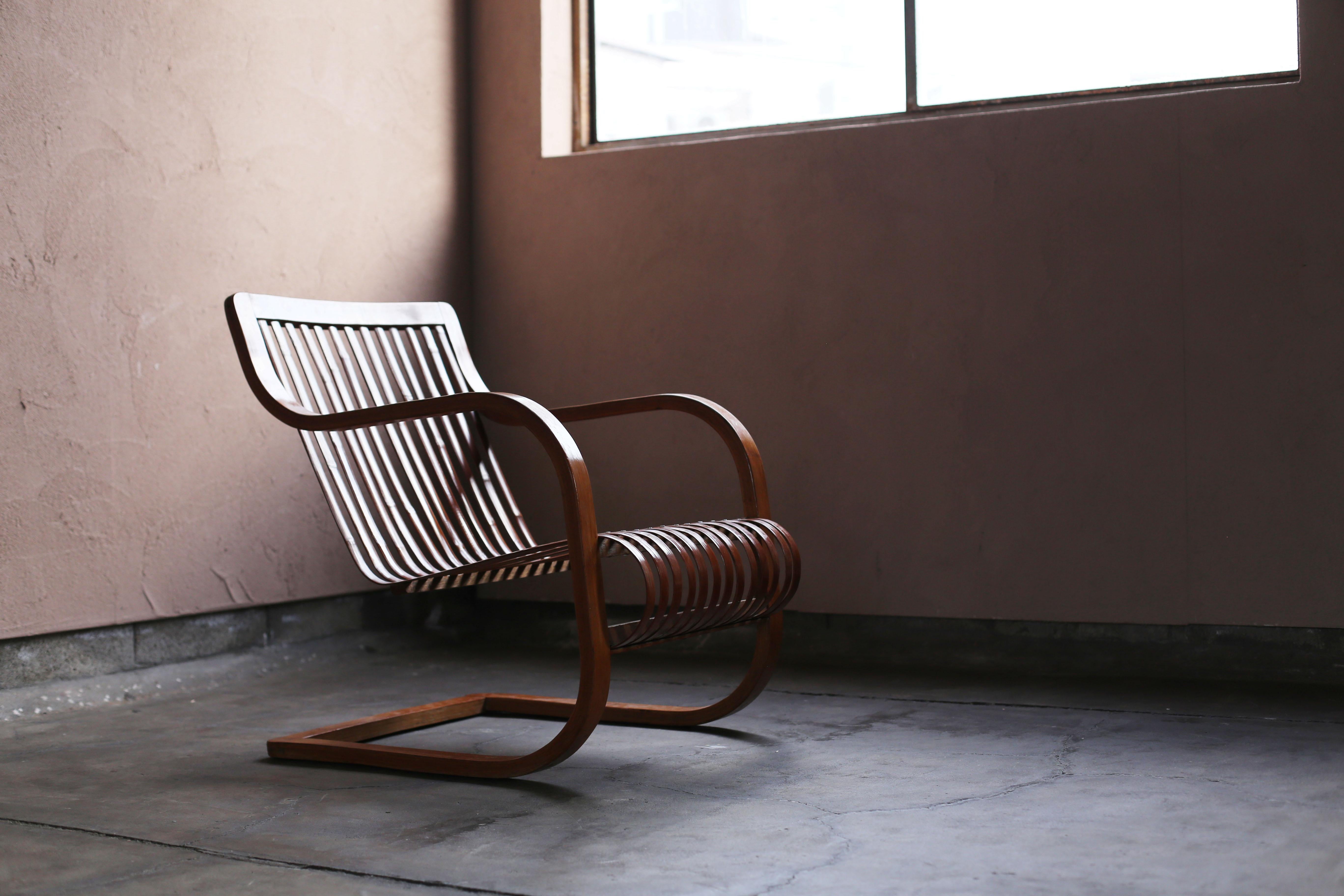 This is a bamboo chair designed by Ubunji Kidokoro, who was enrolled in Mitsukoshi Furniture Design Office in 1937.

In 1937, Ubunji Kidokoro was enrolled in the Mitsukoshi Furniture Design Office. Inspired by the design of Alvar Aalto's Model 31