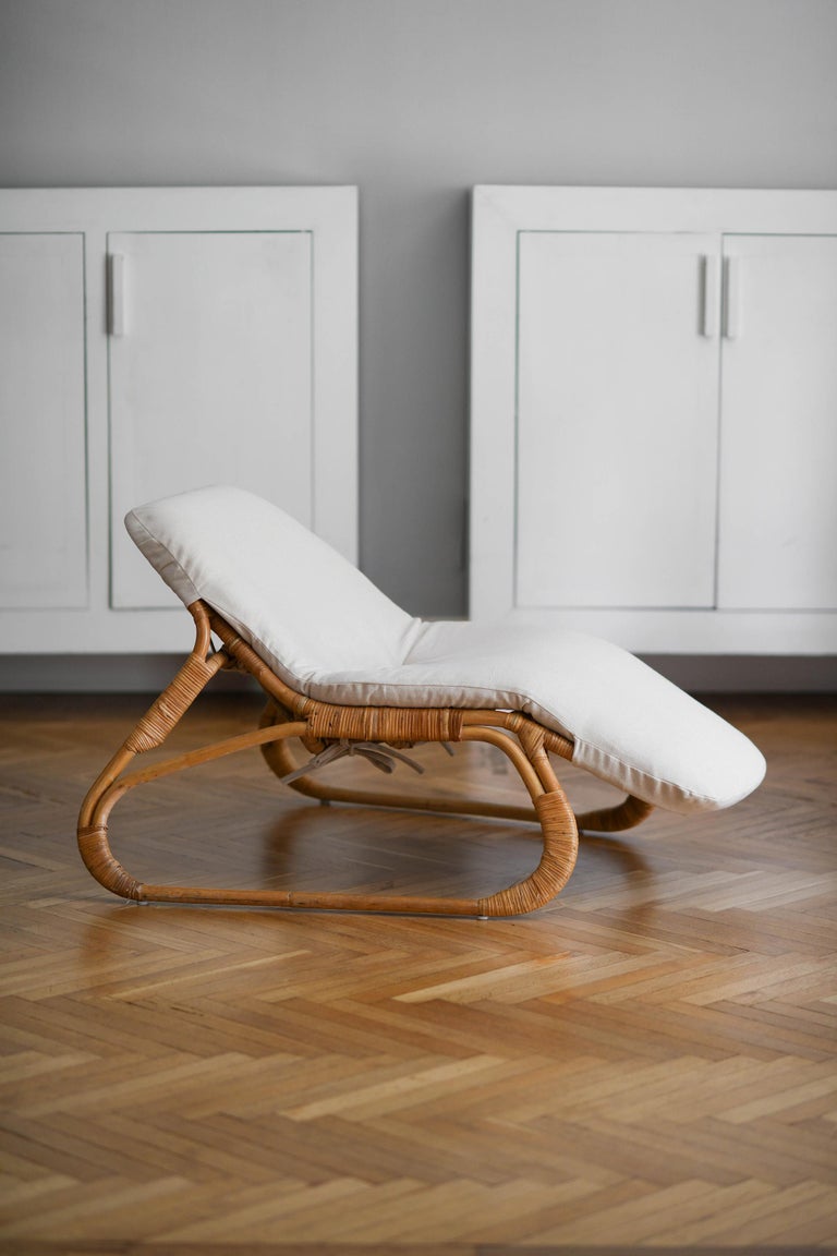 Bamboo Chaiselounge complete with cushion For Sale at 1stDibs