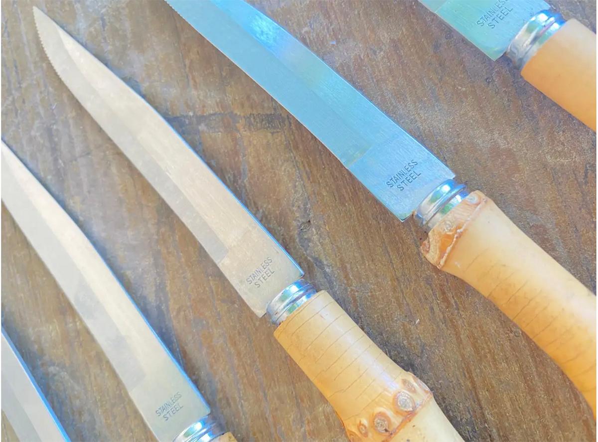 A great set of six small cheese knifes with stainless steel blade and real natural bamboo handles, circa early to mid-20th century, France. A great set for eating cheese.