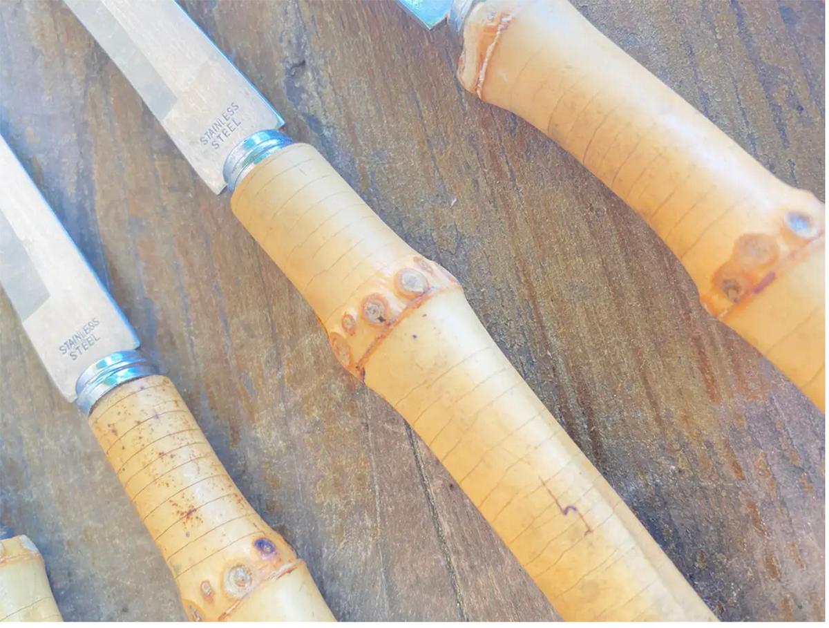 Bamboo Cheese Knifes, Small, Set of 6, Brown Color, France  circa 1960 In Good Condition For Sale In Auribeau sur Siagne, FR