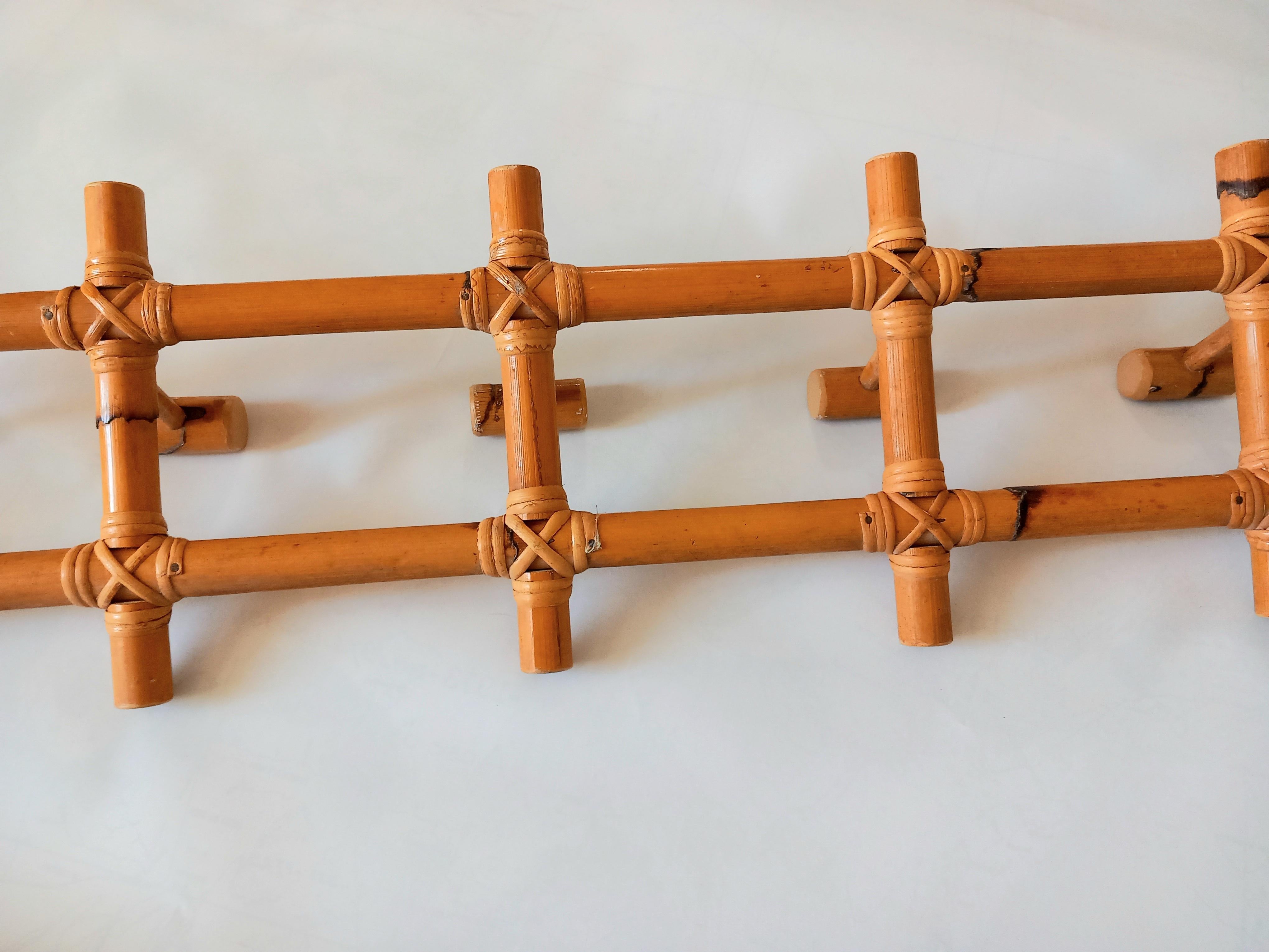  Coat Rack Bamboo 6 Hangers Natural Color and Elegant Shape. Spain, Mid-Century For Sale 2
