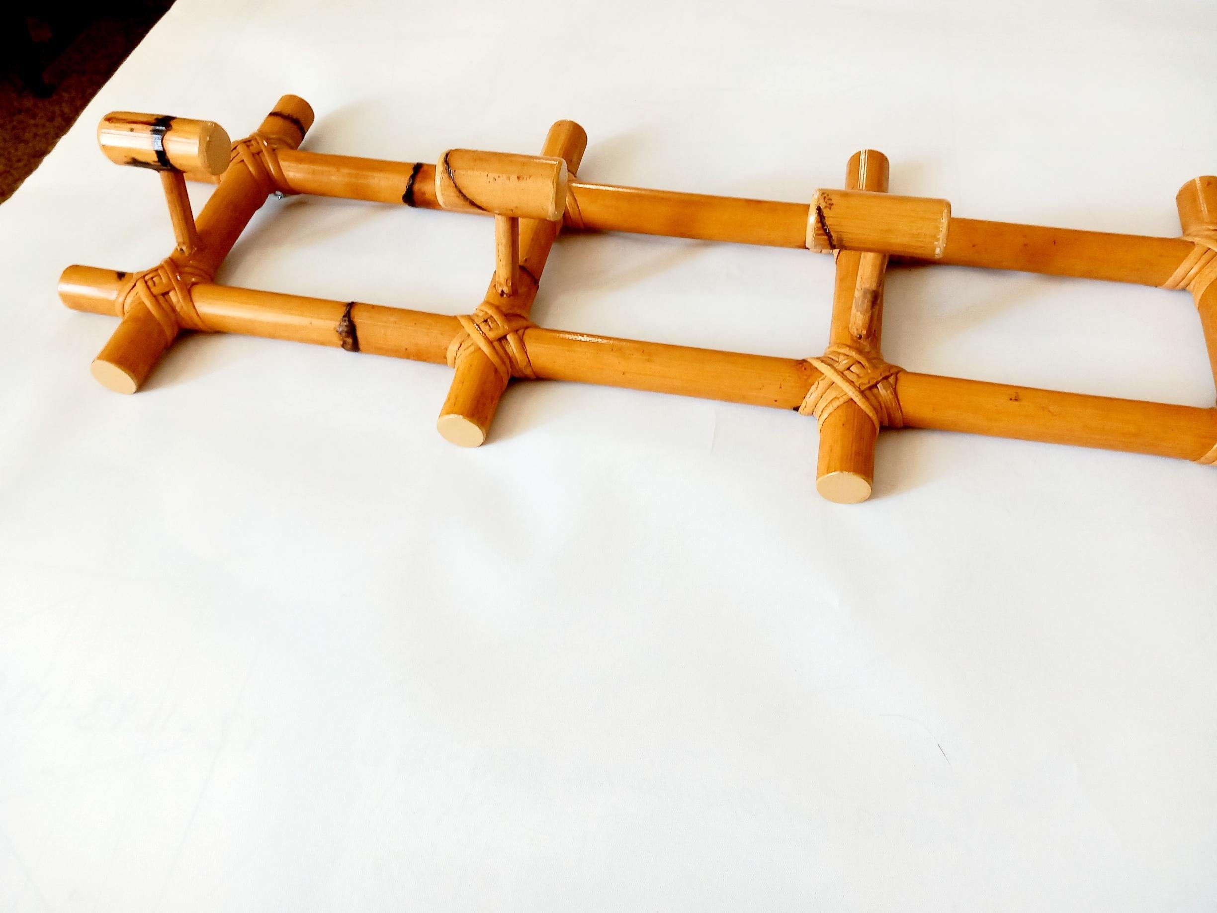  Coat Rack Bamboo 6 Hangers Natural Color and Elegant Shape. Spain, Mid-Century For Sale 4