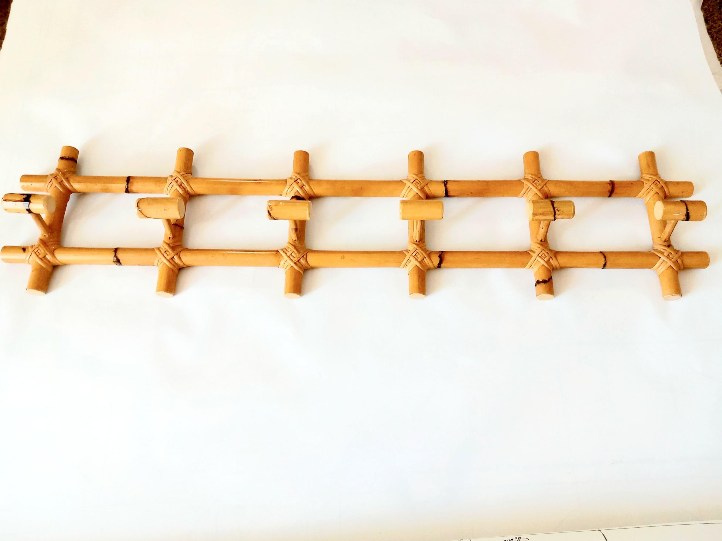  Coat Rack Bamboo 6 Hangers Natural Color and Elegant Shape. Spain, Mid-Century In Excellent Condition For Sale In Mombuey, Zamora