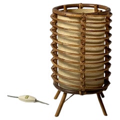 Lámpara de mesa cilíndrica de bambú de Louis Sognot, Francia Años 50