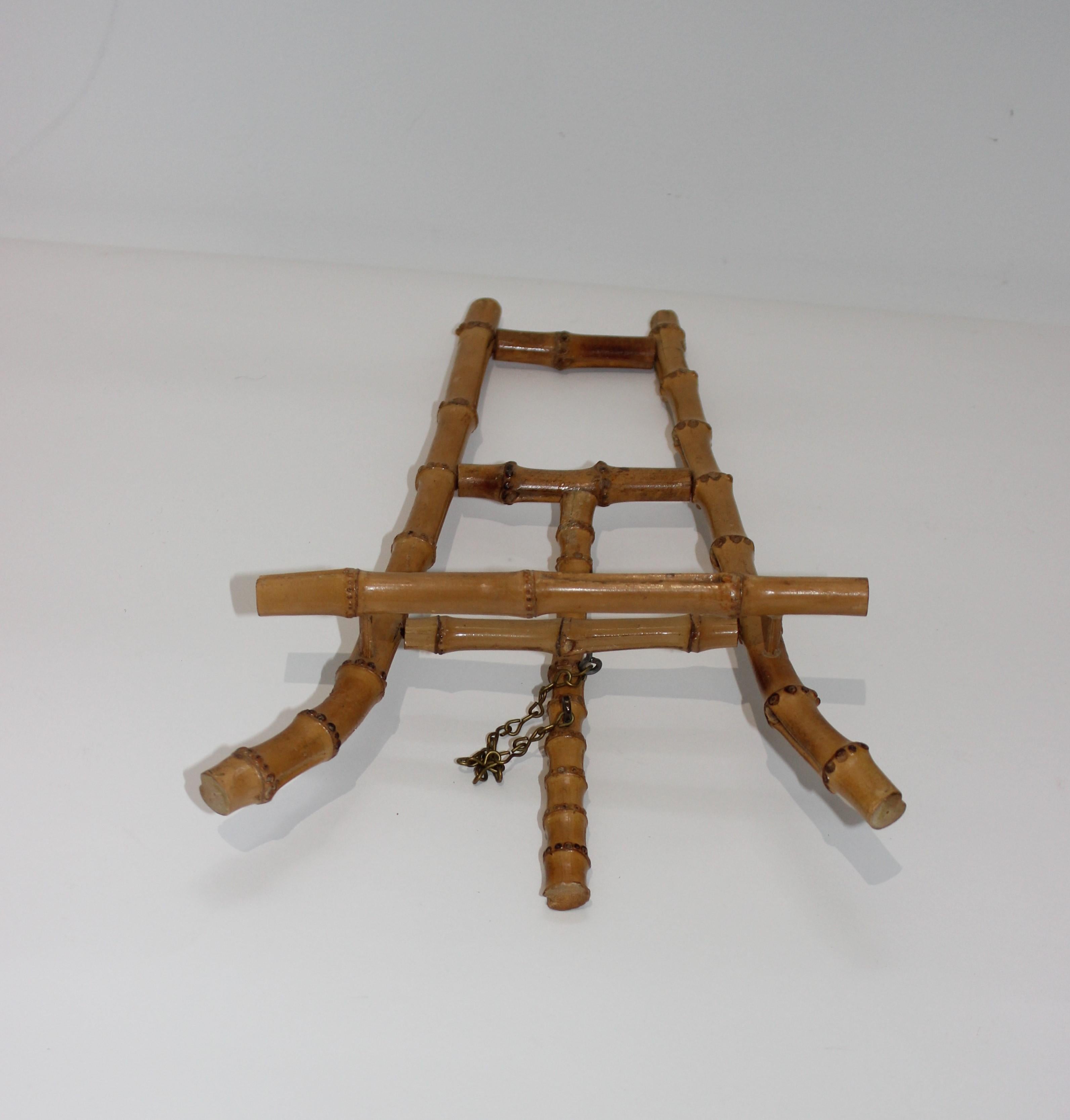 Bamboo Desk Accessory, Letter Holder Work Papers Easel In Good Condition In West Palm Beach, FL