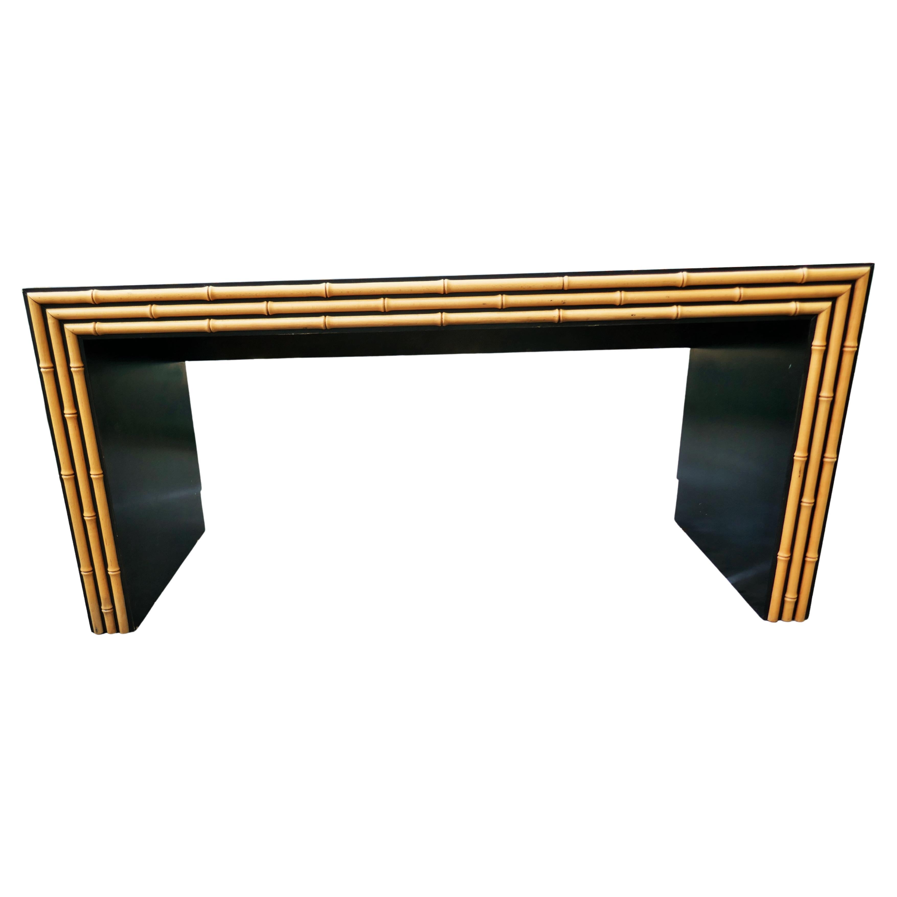 Bamboo desk or console table
The color is not uniform but the Shabby Chic technique is possible
Made by Meroni.
Defects.
Good condition.
Thank you.