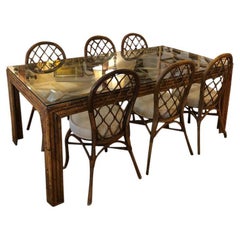 Table de salle à manger en bambou et six chaises assorties