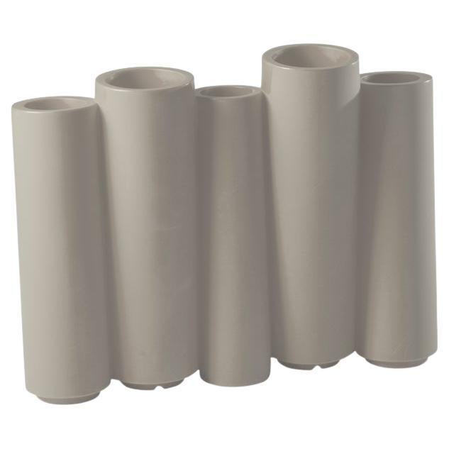 Cache-pot en bambou gris colombe par Tous les Trois en vente