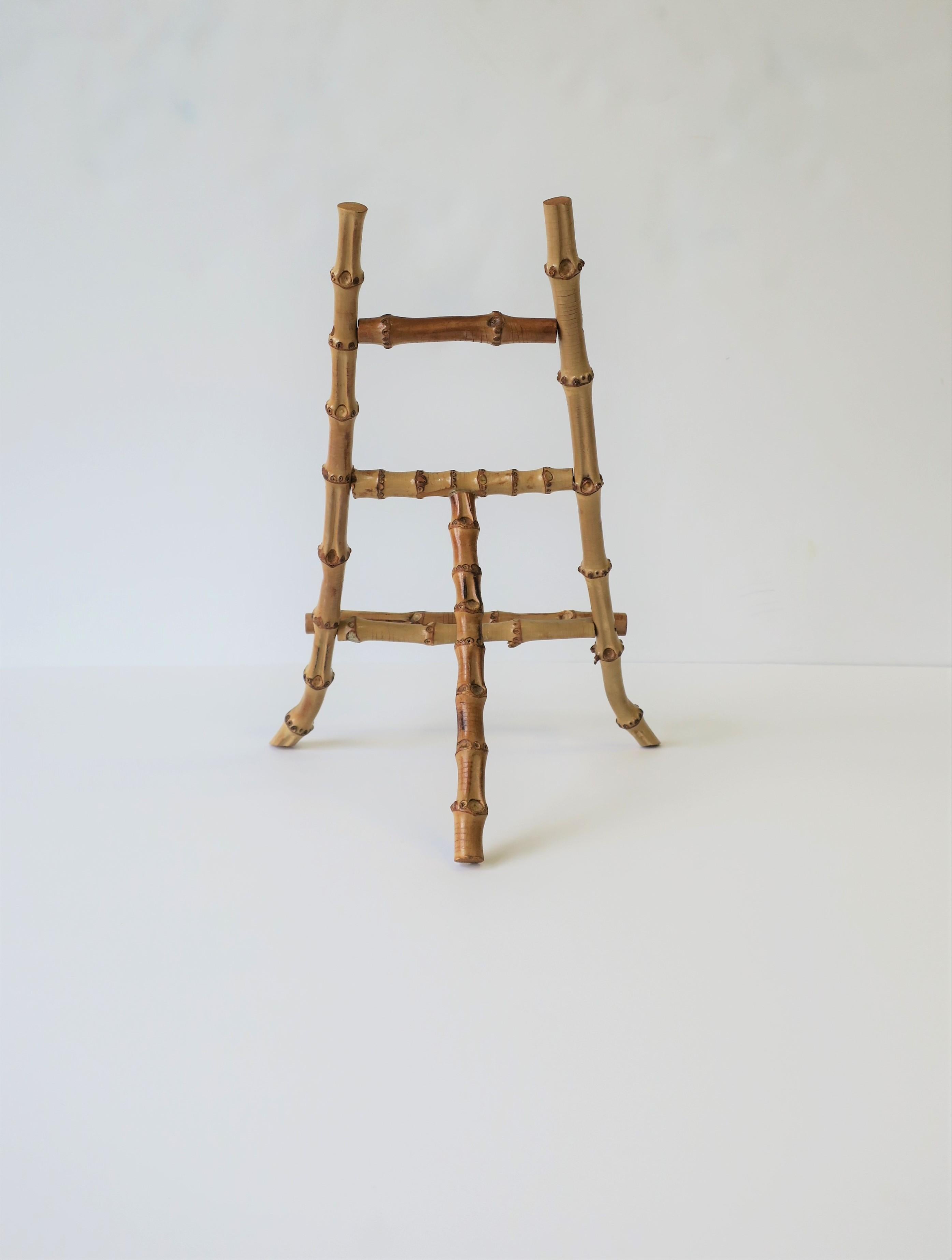 Bamboo Easel In Good Condition In New York, NY