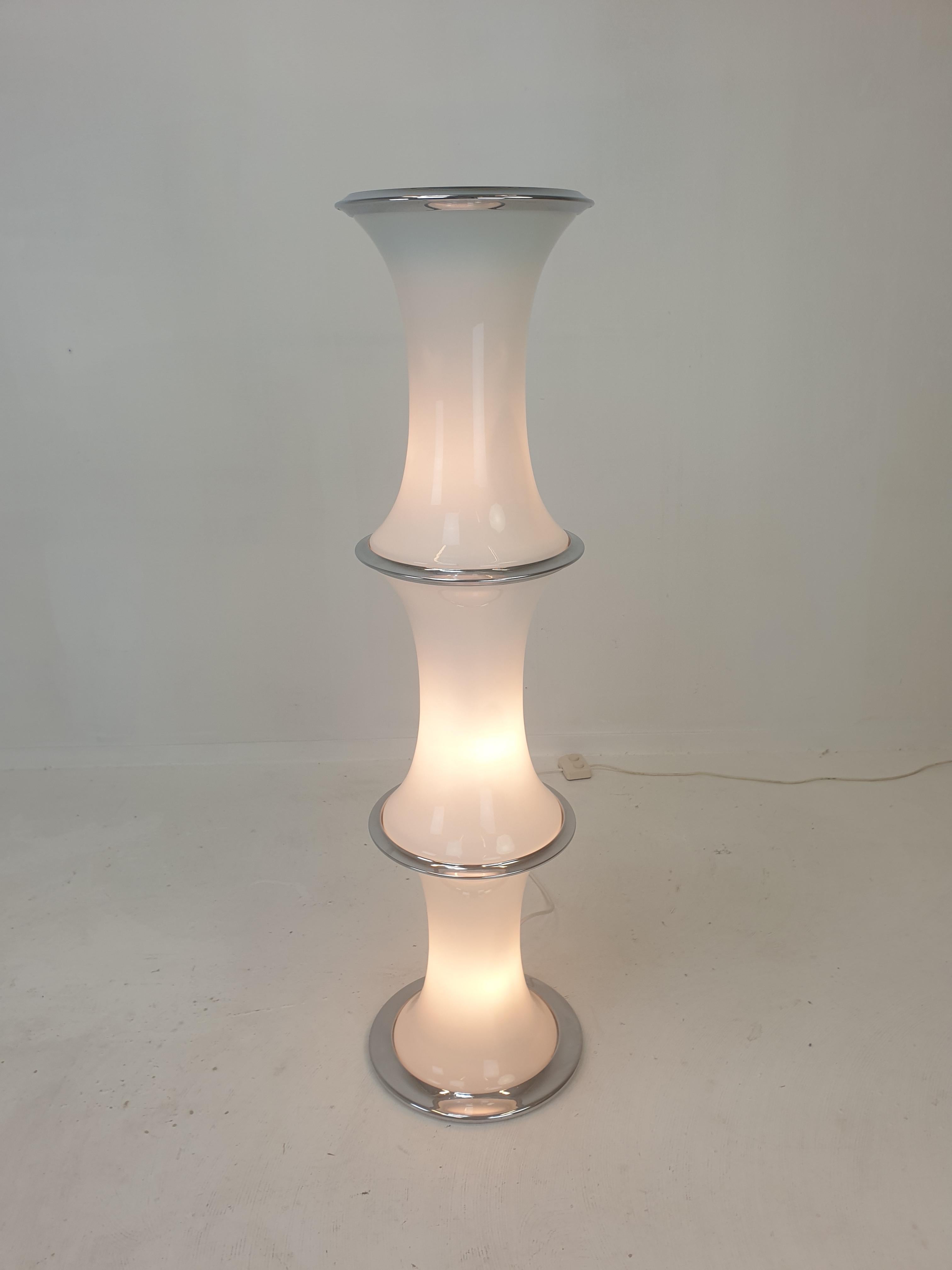 Bamboo Floor Lamp by Enrico Tronconi for Vistosi, 1970's In Good Condition For Sale In Oud Beijerland, NL