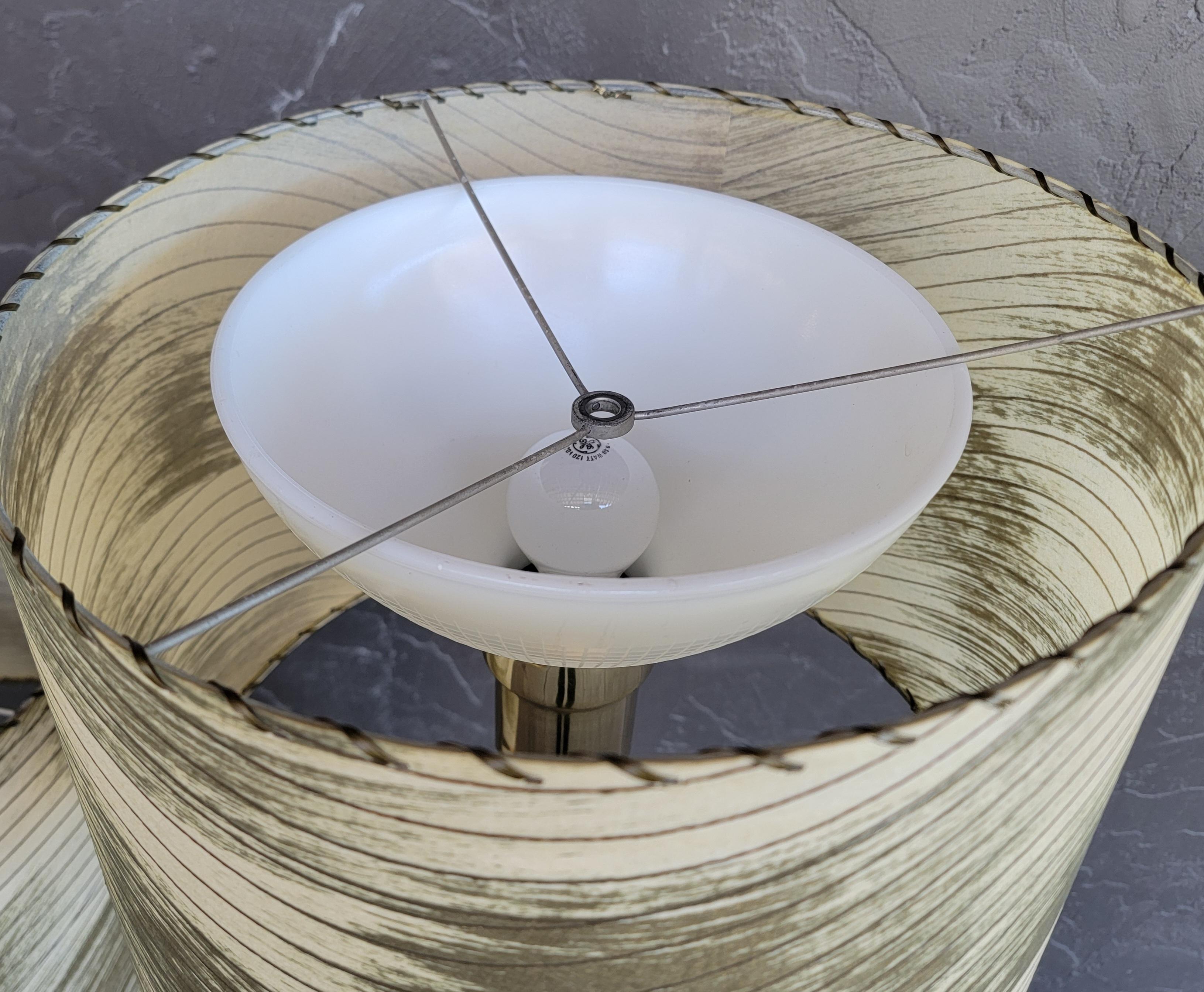 Lampadaire et lampe de table en bambou 1950 en vente 4