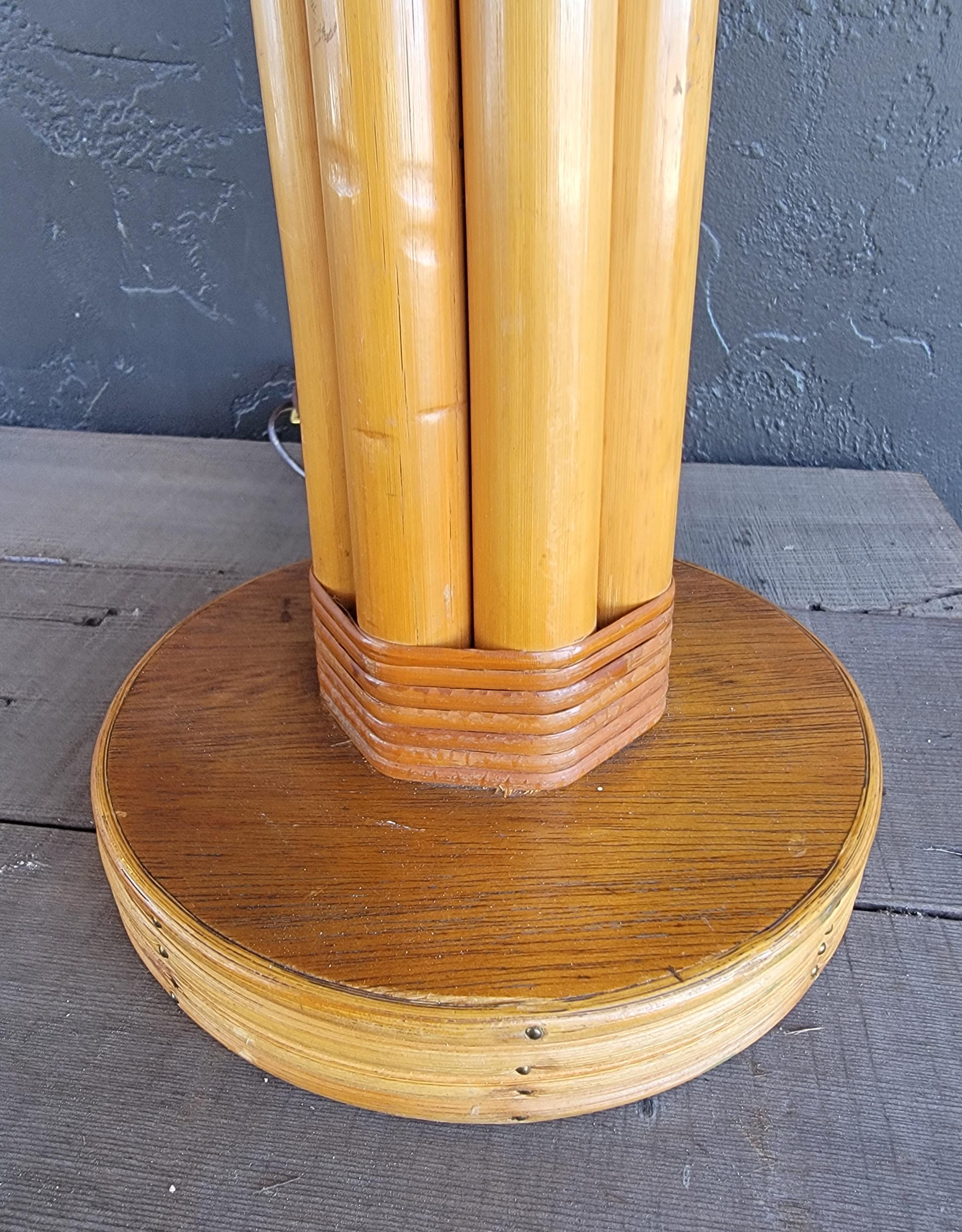 Bambou Lampadaire et lampe de table en bambou 1950 en vente