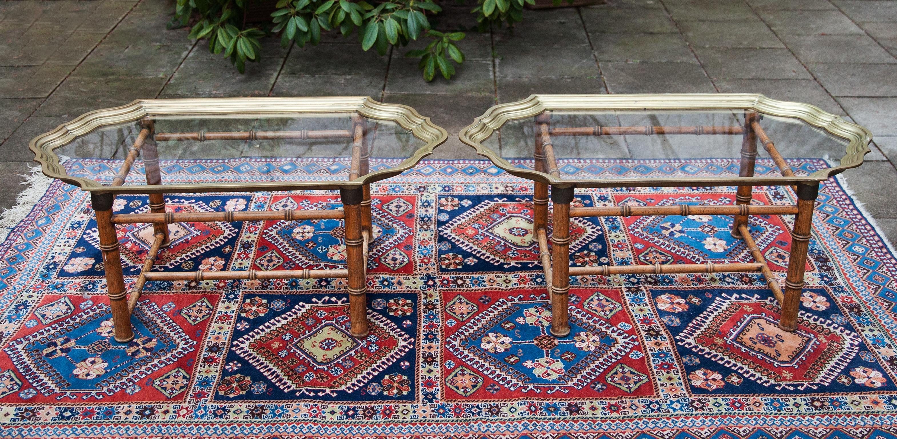 Laiton Table basse à plateau en verre et bambou, France, années 1970