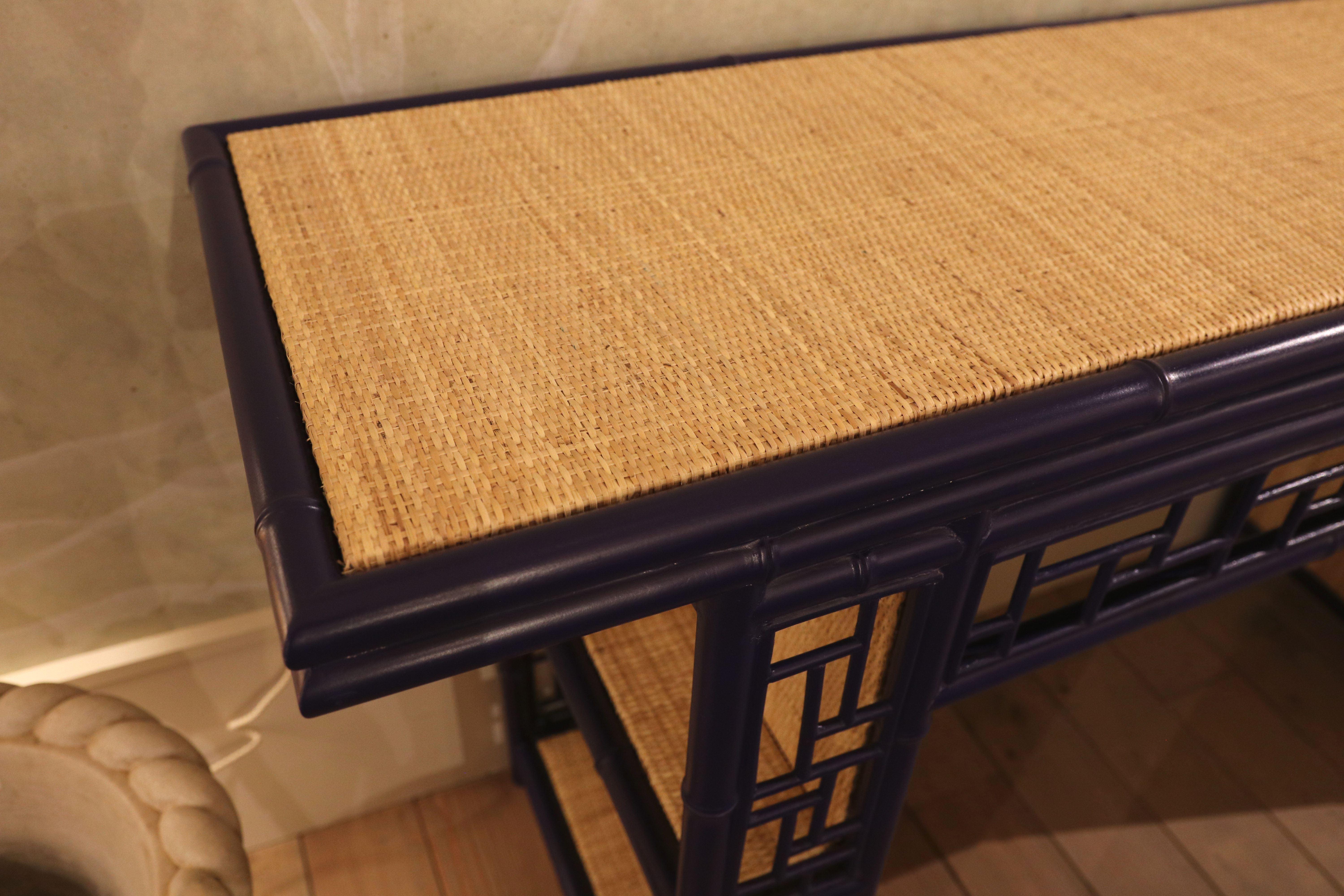 Bamboo Imitation Wood Console with Raffia Top and Sides In Good Condition For Sale In Marbella, ES