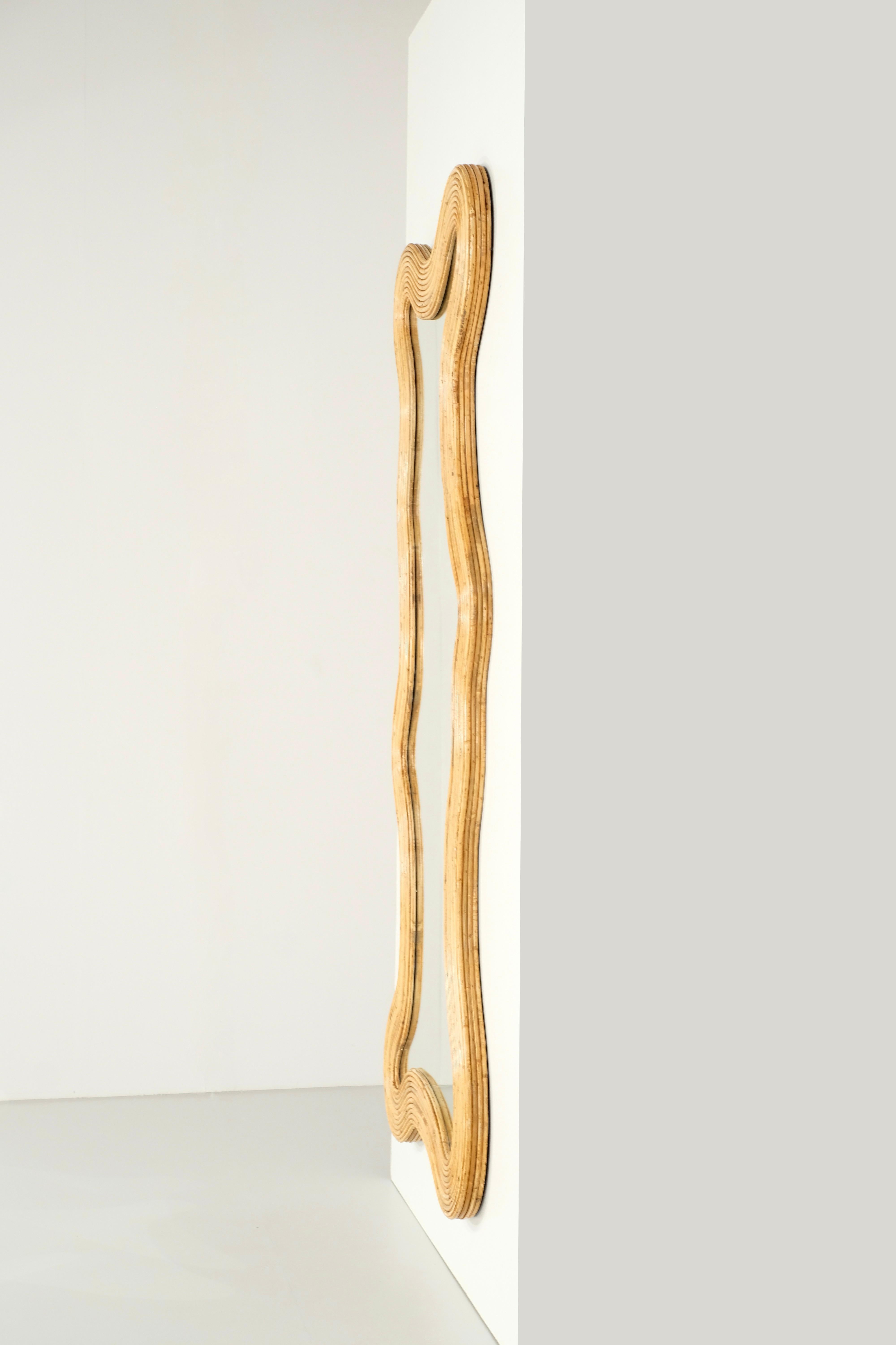 Bamboo in Mirror Large Size, Italien Contemporary. (21. Jahrhundert und zeitgenössisch) im Angebot