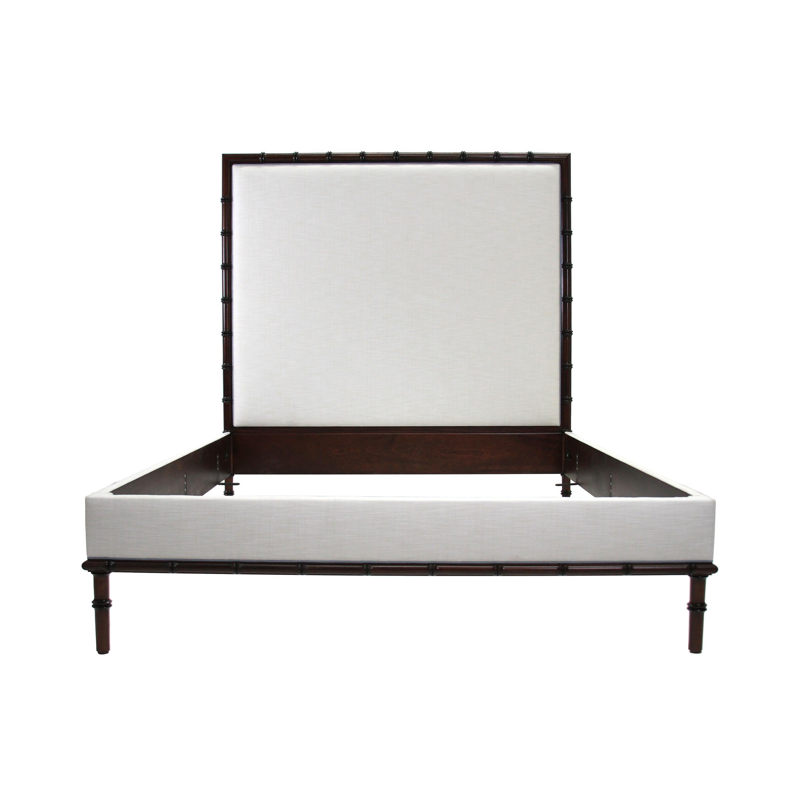 Gepolstertes Mahagoni-Bett aus Bambus von Scott James Furniture (Amerikanische Klassik) im Angebot